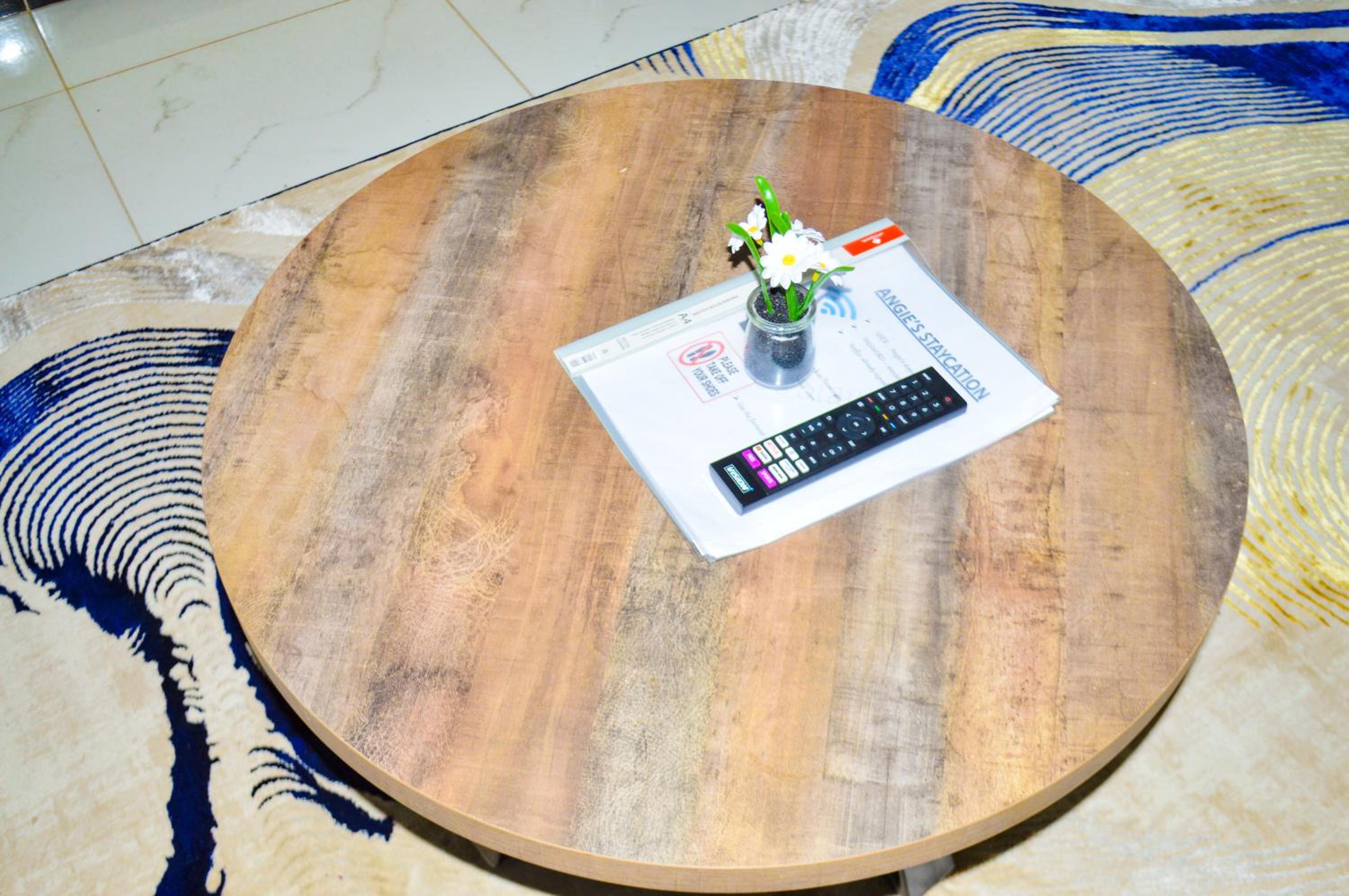 Angie's staycation 1br apt Milimani- Fast internet, secure parking, Free netflix view 3
