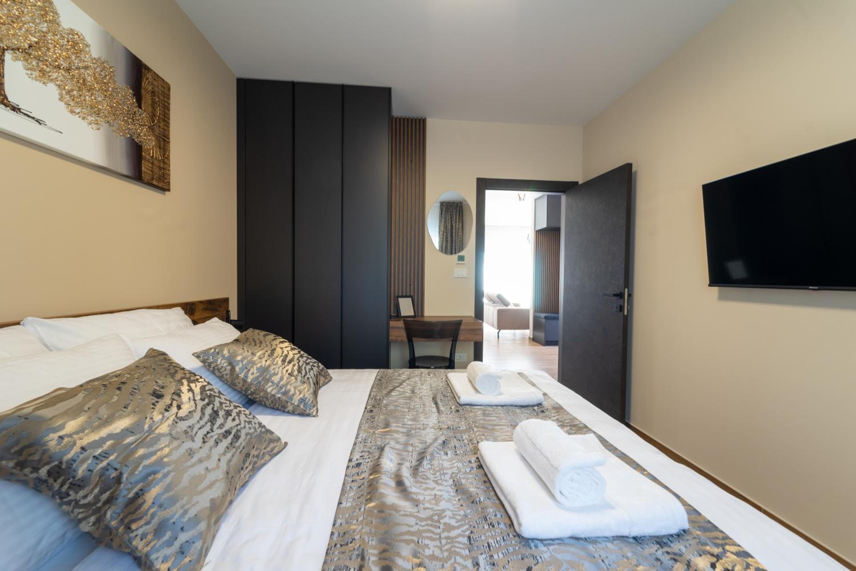 Laurier Apartments
