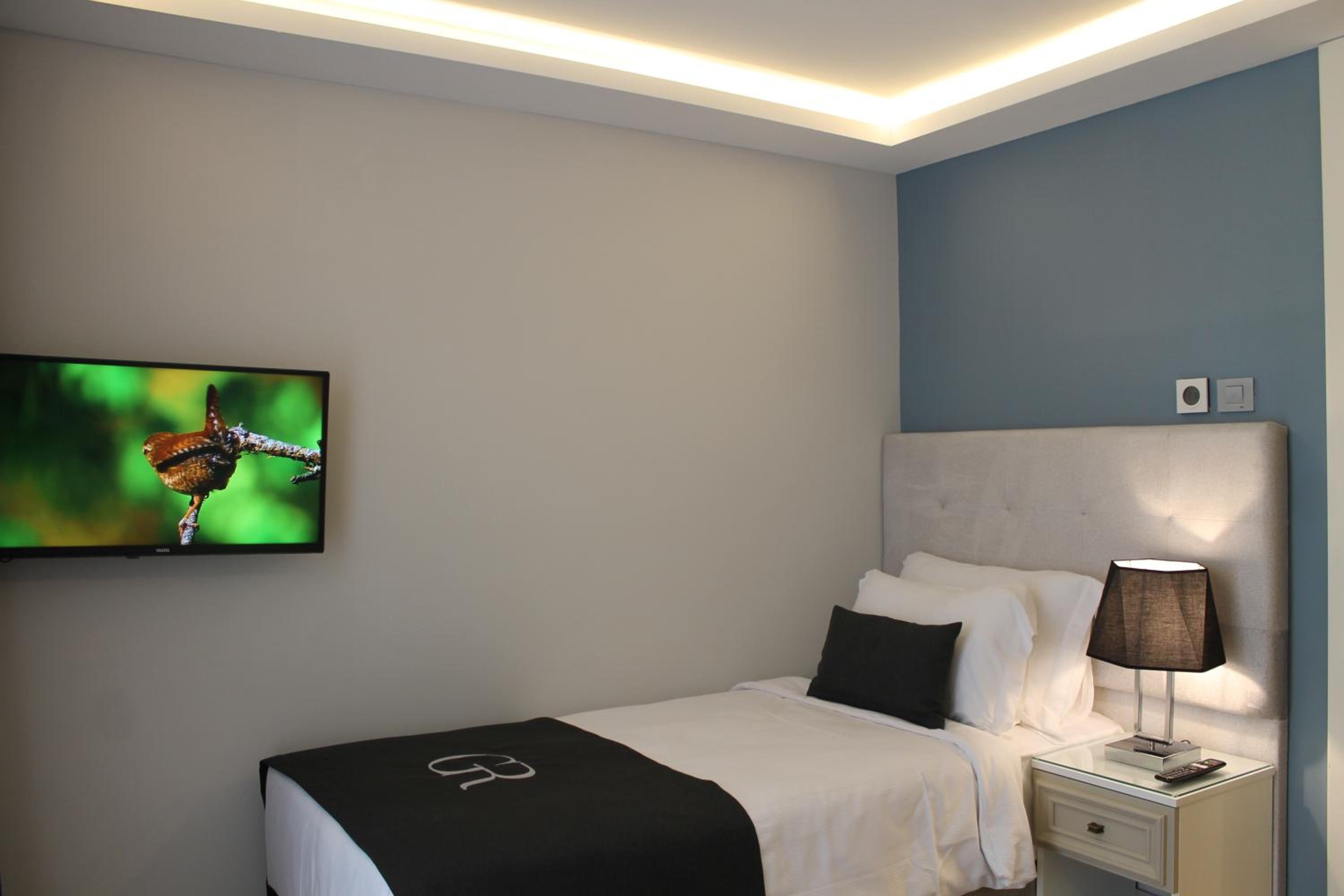 Garlon Residence - Image 297