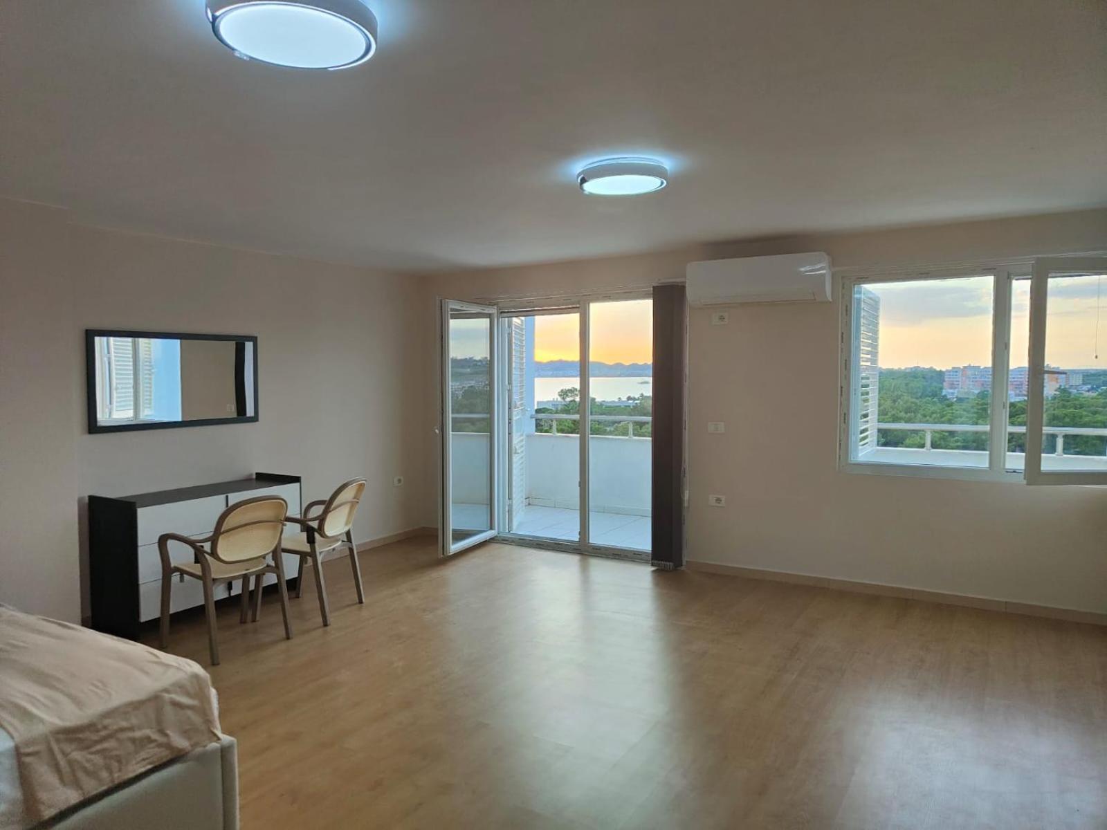 Penthouse d'exception avec Rooftop vue mer et colline 3 chambres sur 2 étages 100m de la plage