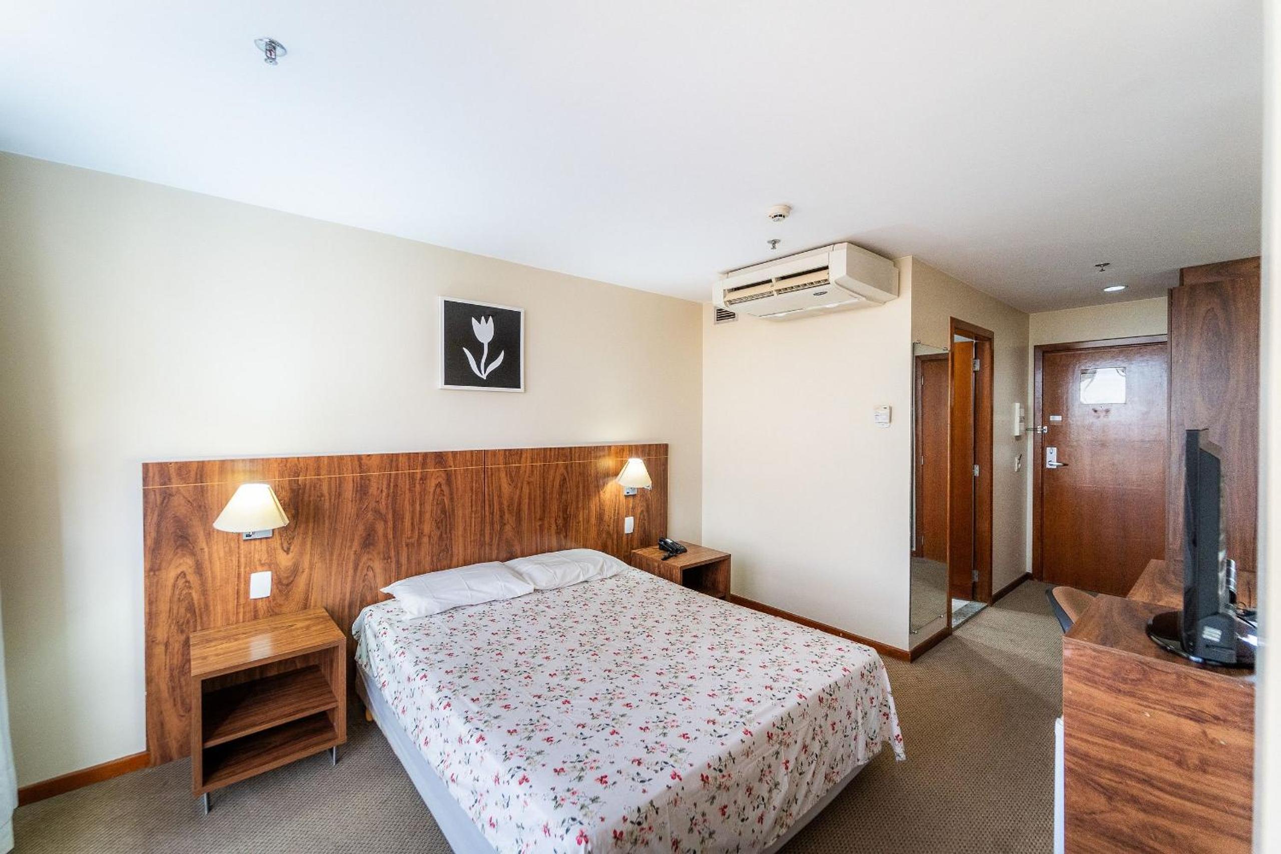 Flat em Hotel, Piscina, Academia, 300Mts Metro, Jr Catito
