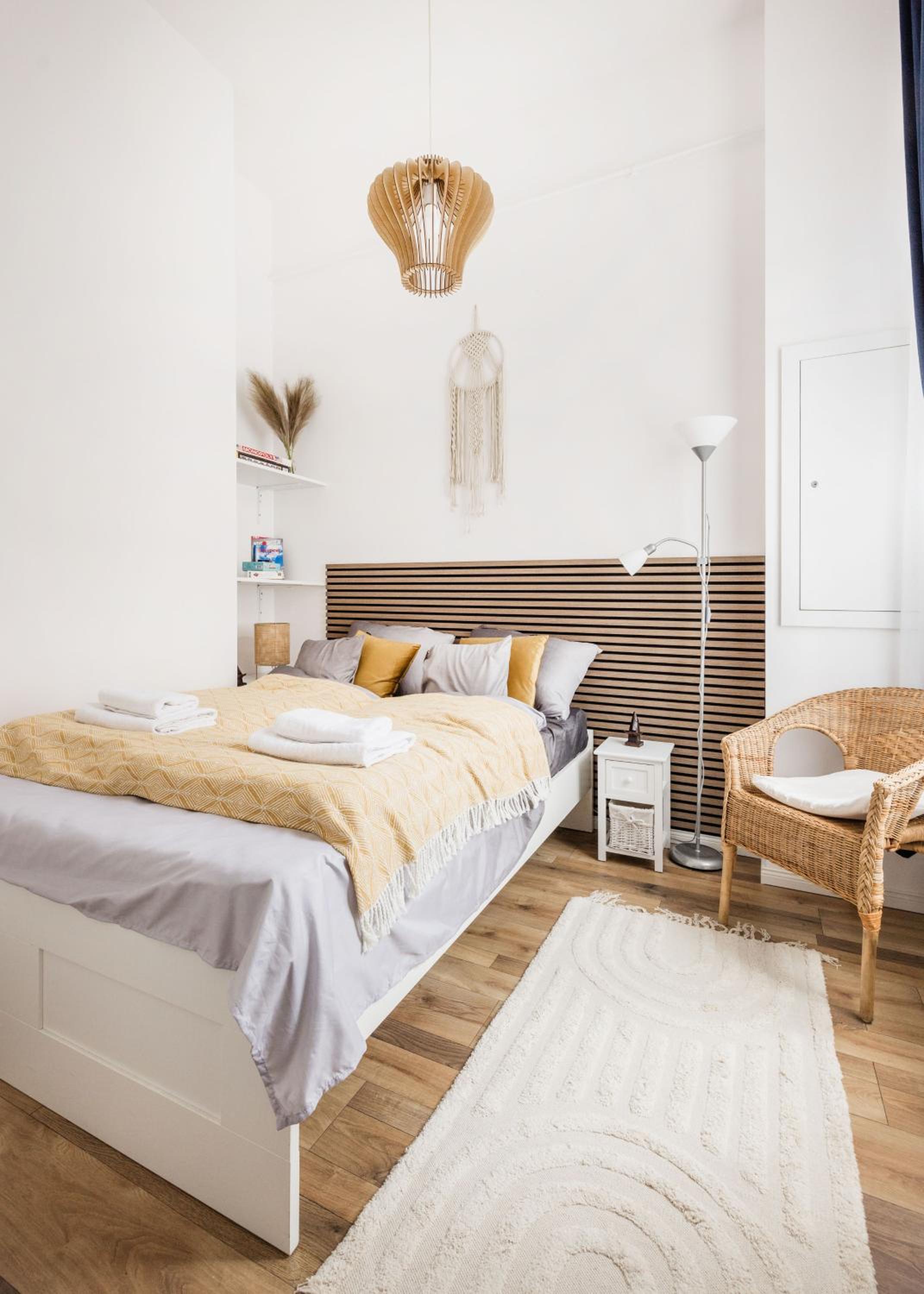 Bright and peaceful apartment in the city centre view 2