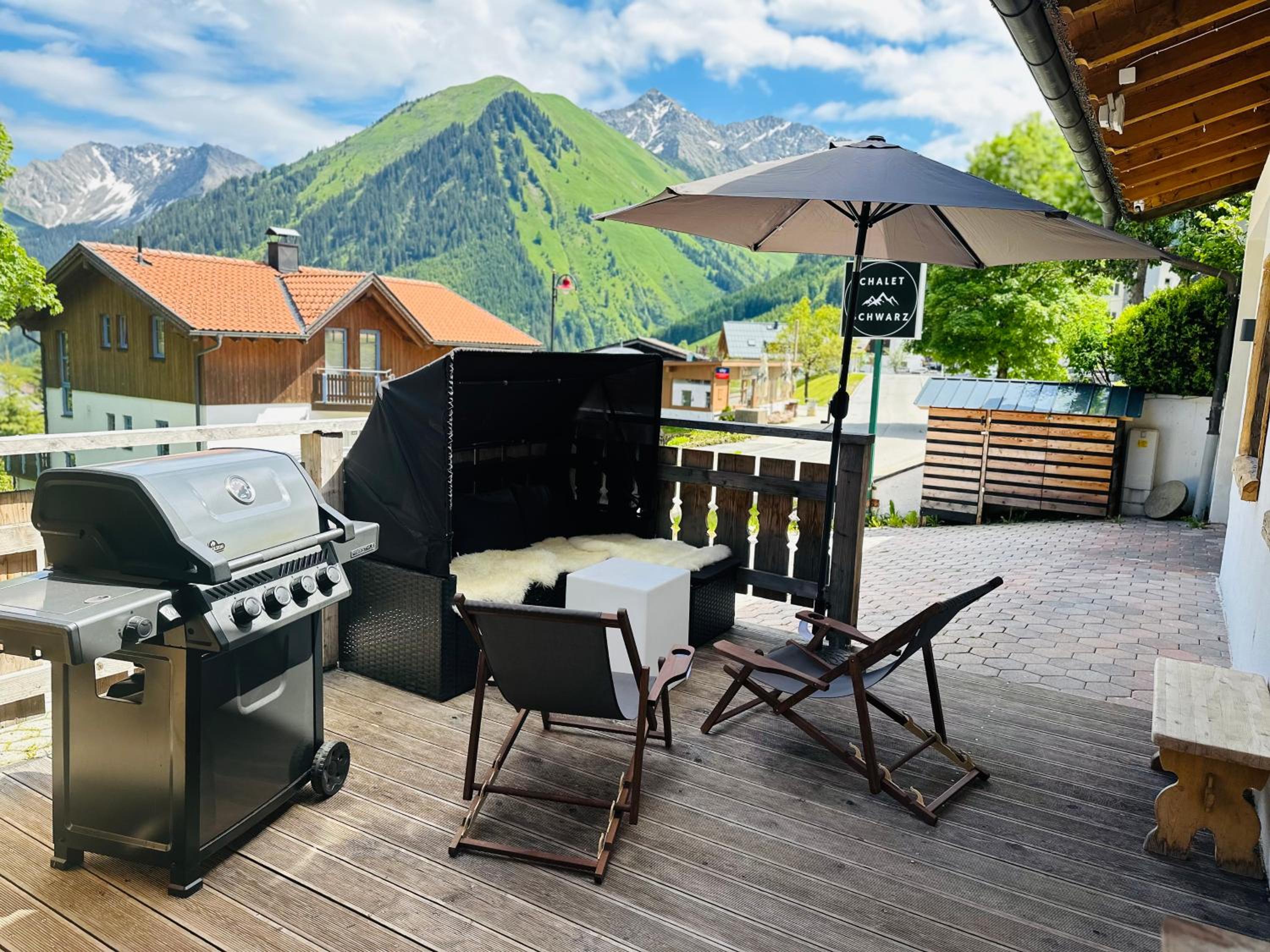 Chalet Schwarz