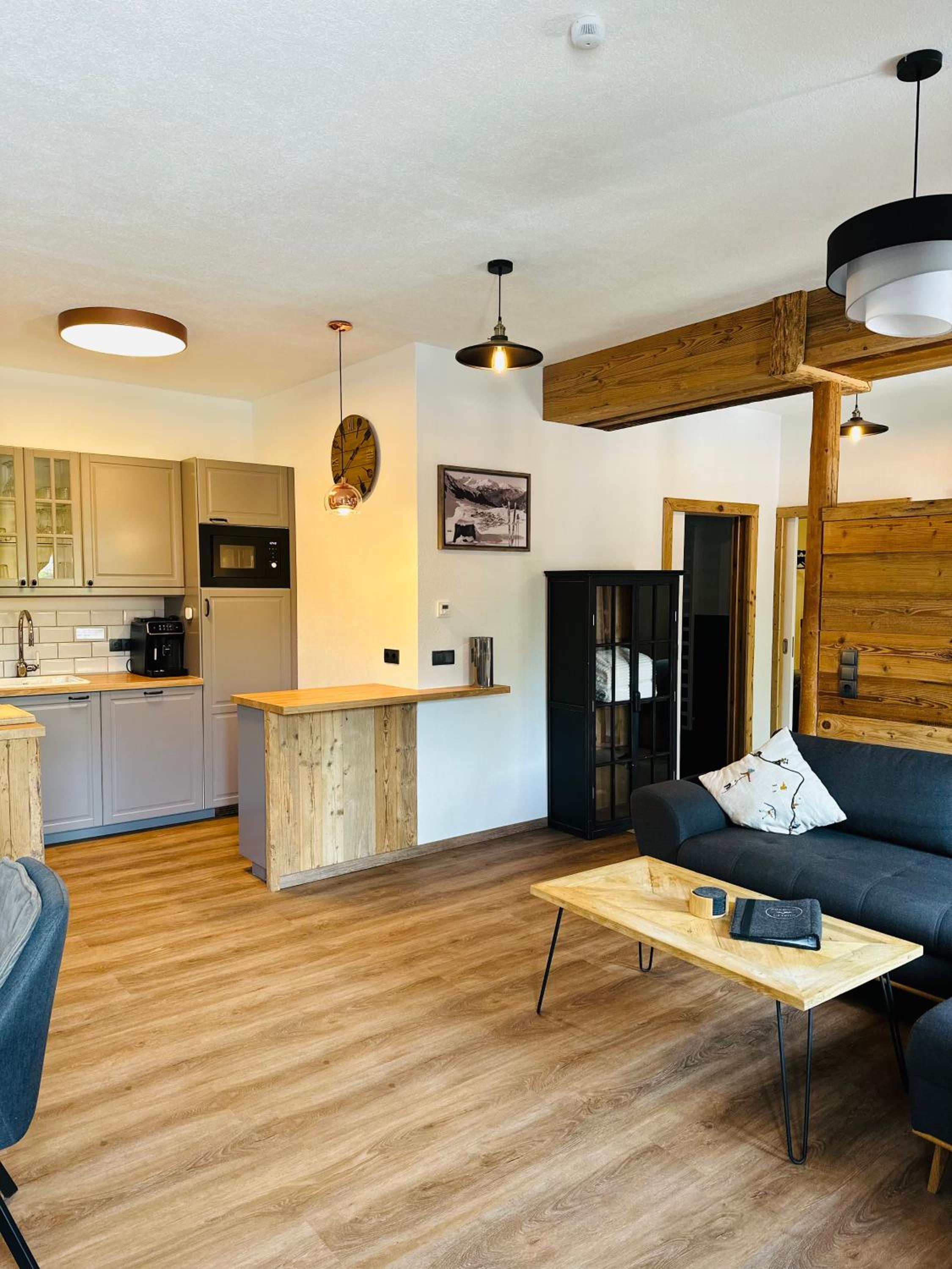 Chalet Schwarz