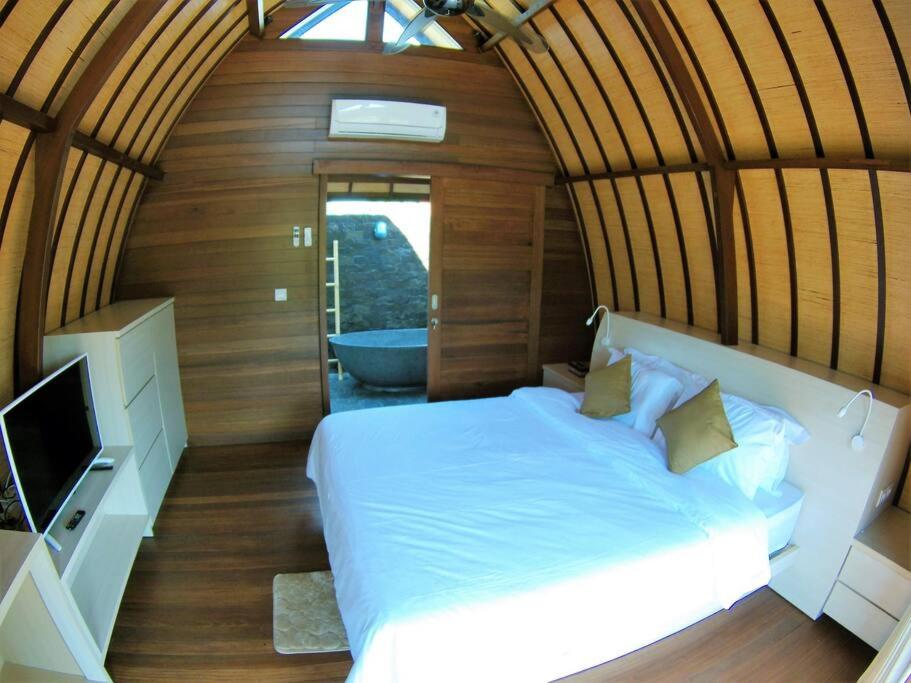Villa Kenken - 2 Bedrooms villa close to Keramas Surfing Beach view 2