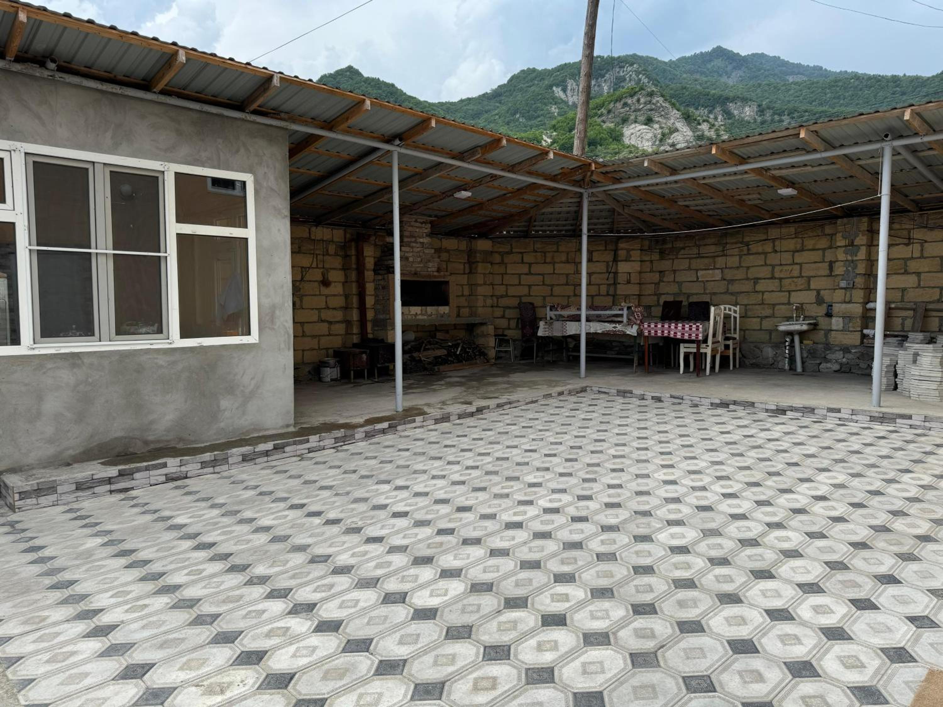 Oğuz rayon,Baş Daşağıl kəndi