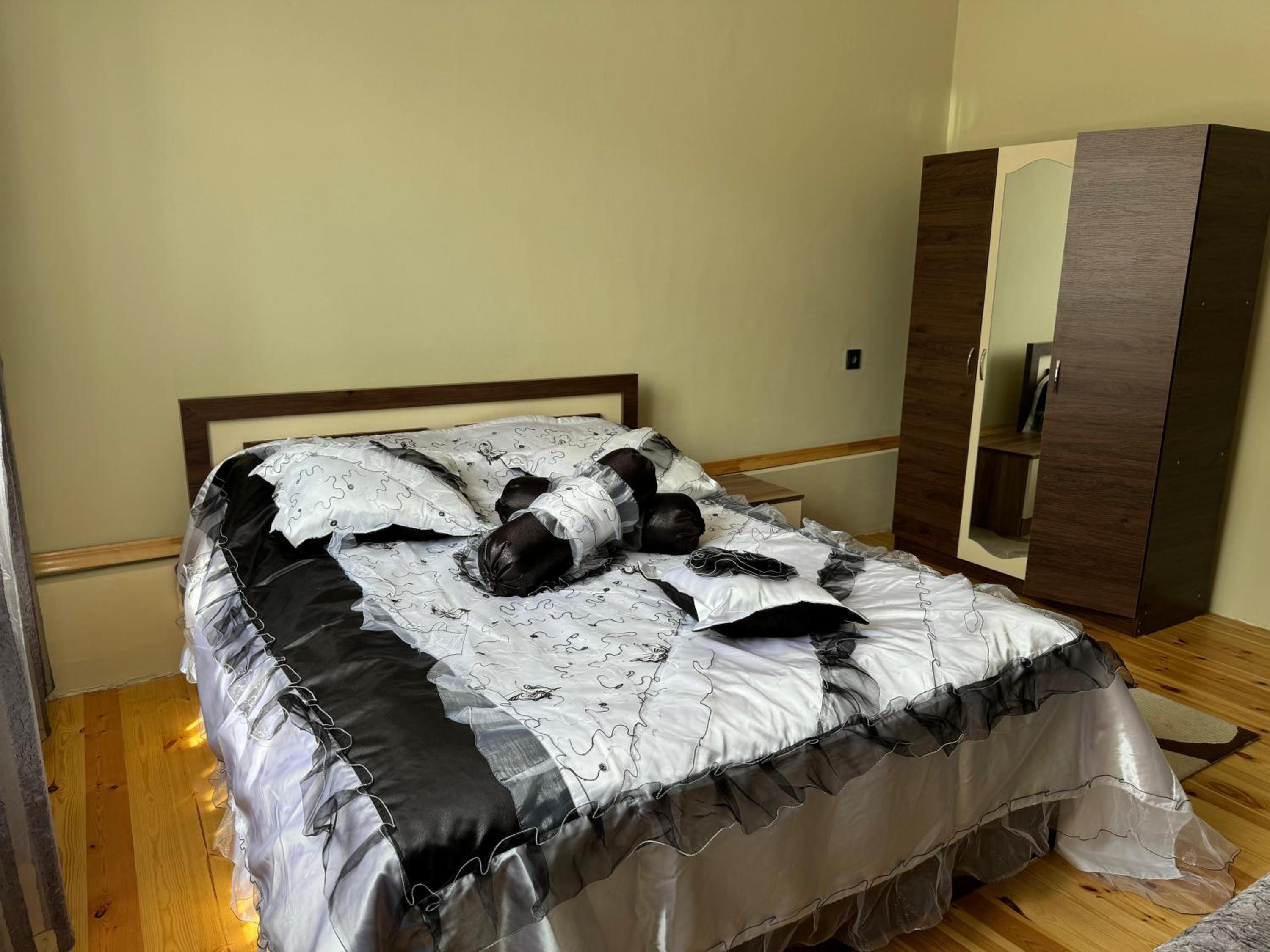 Oğuz rayon,Baş Daşağıl kəndi