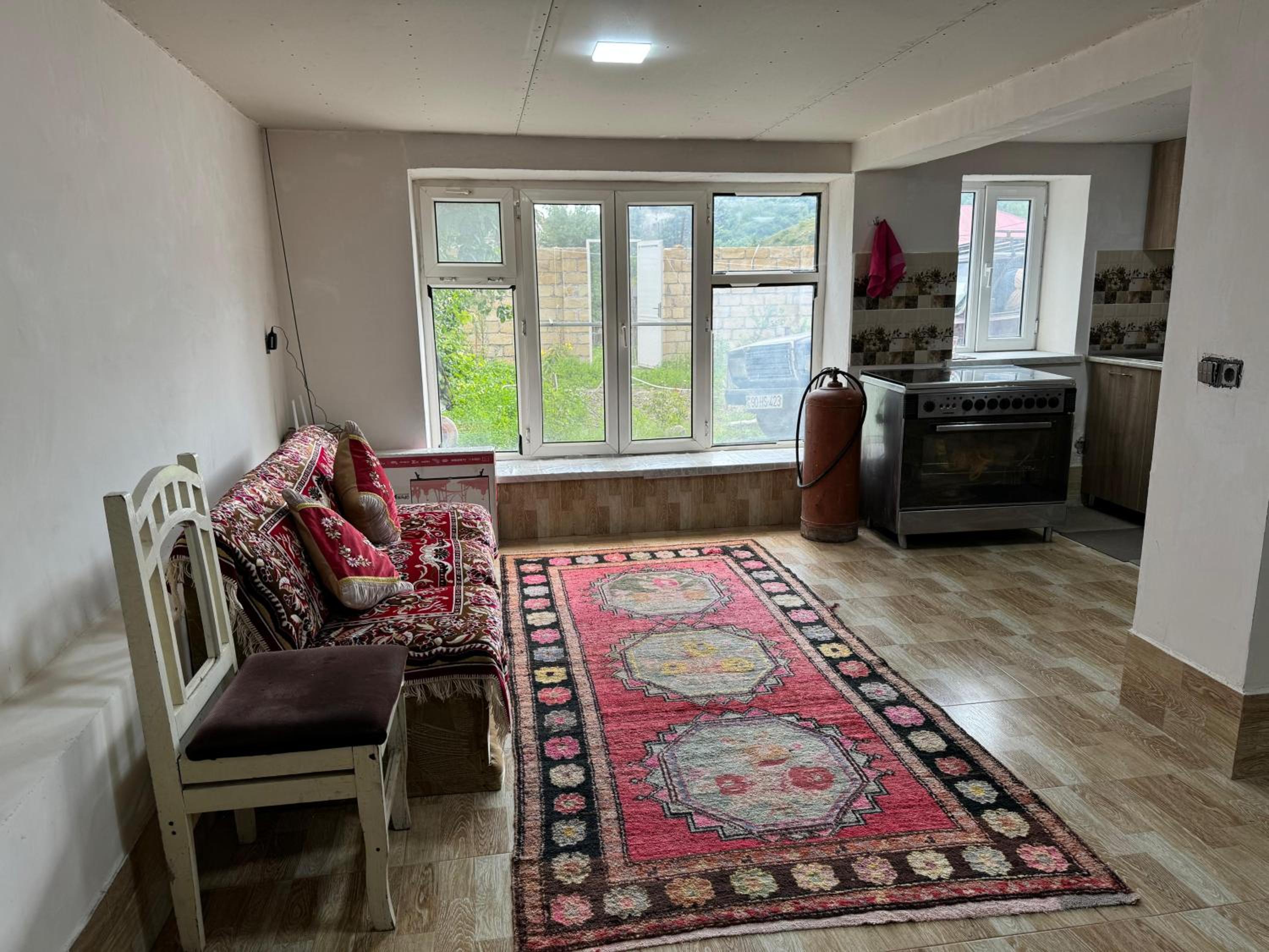 Oğuz rayon,Baş Daşağıl kəndi