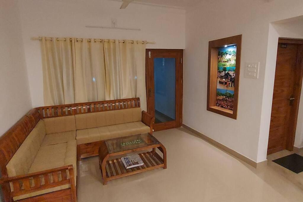 Neeno's Apartments, Kelakam, Kottiyoor