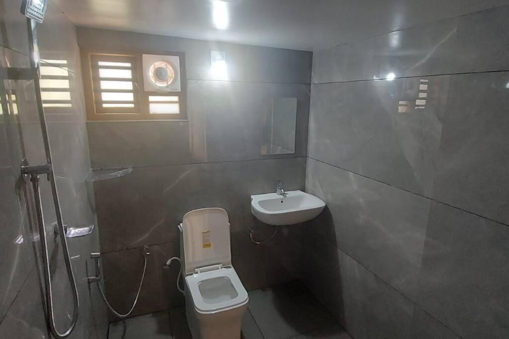 Neeno's Apartments, Kelakam, Kottiyoor