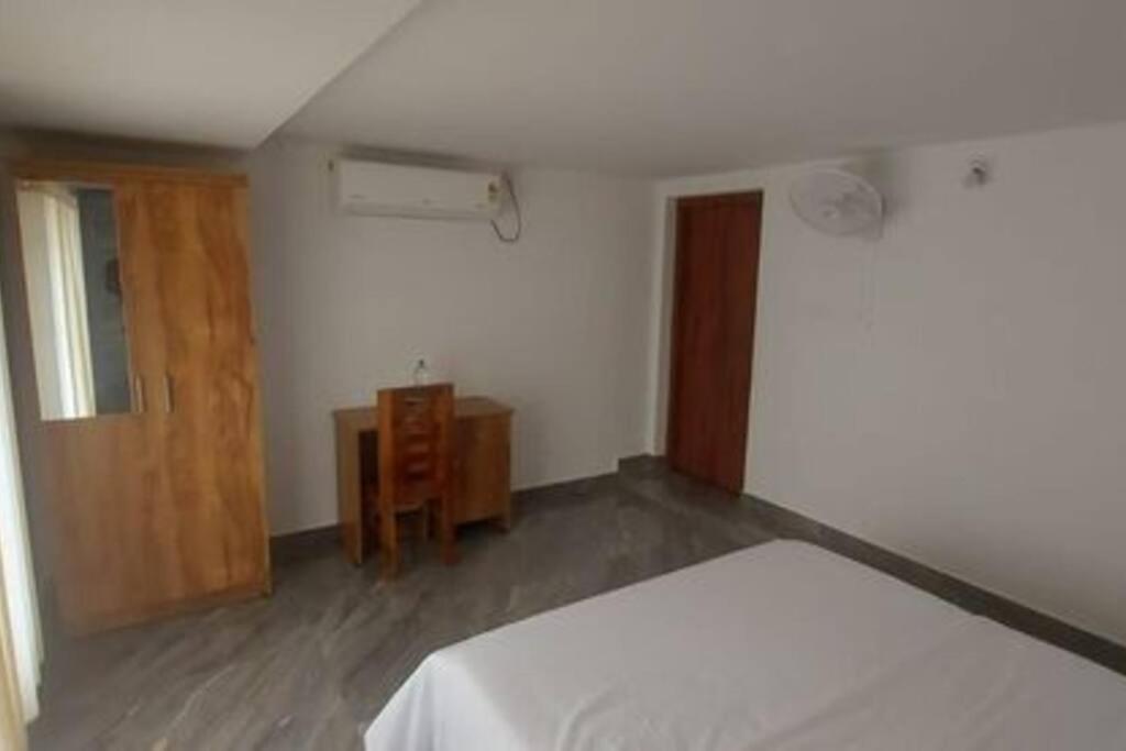 Neeno's Apartments, Kelakam, Kottiyoor
