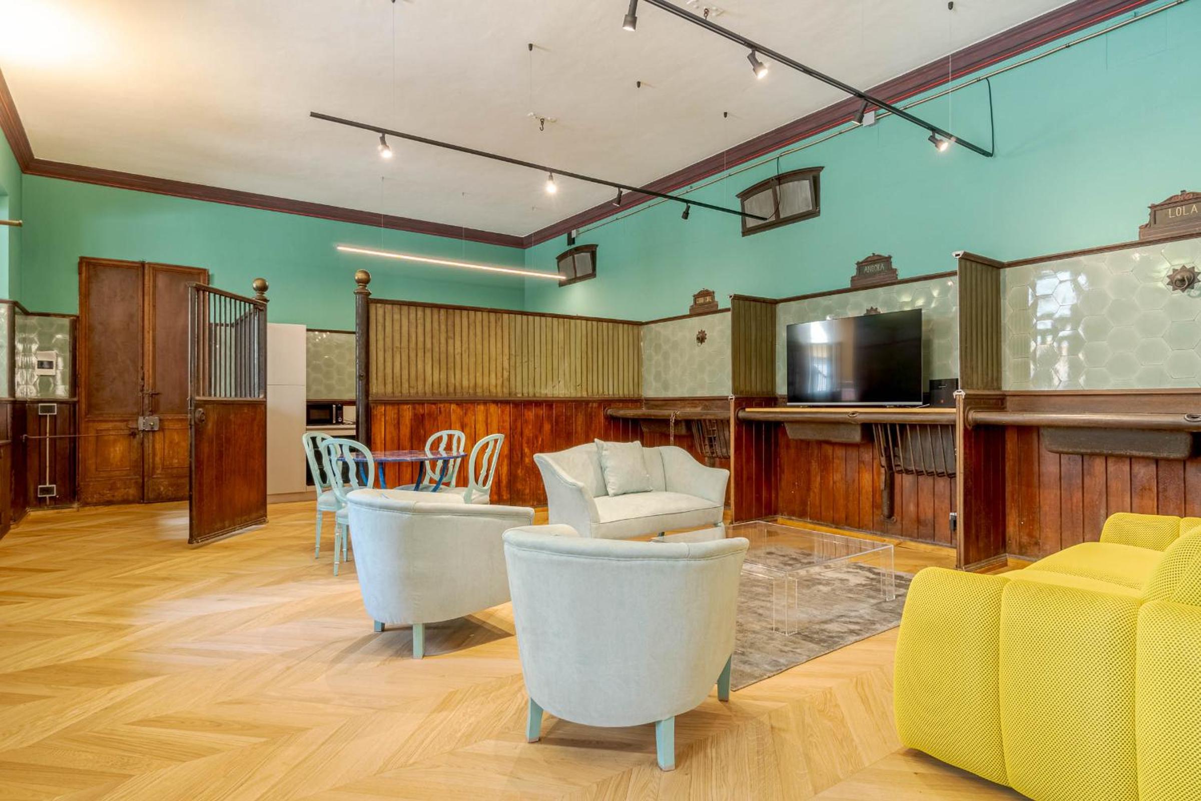 lounge