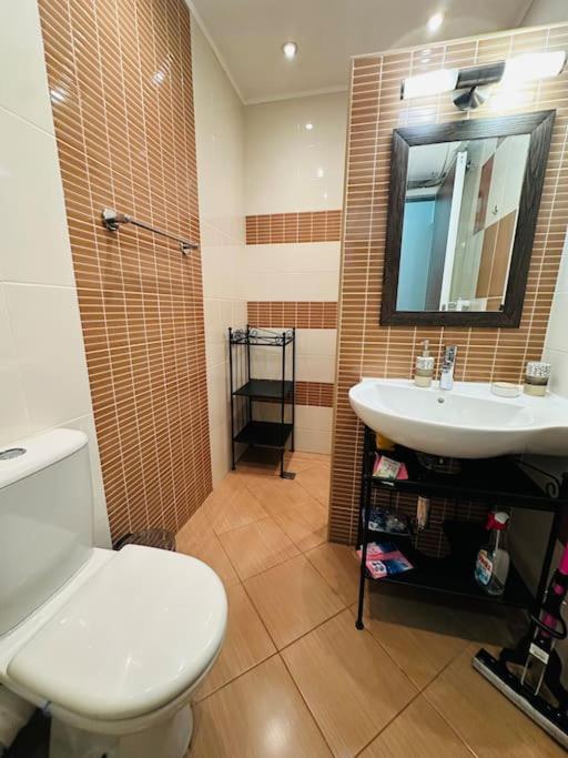 Student Town 1BDR APT