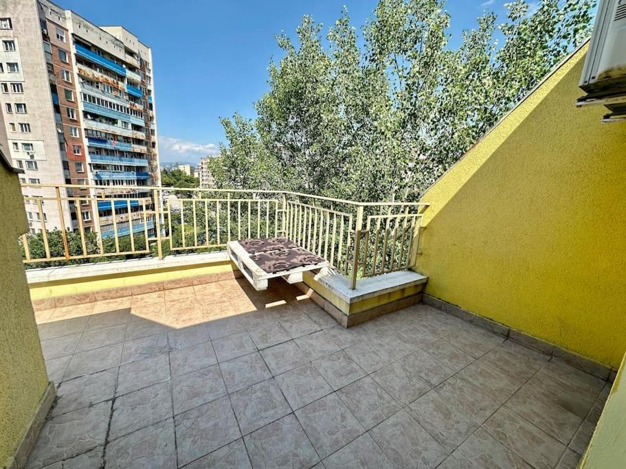 Student Town 1BDR APT
