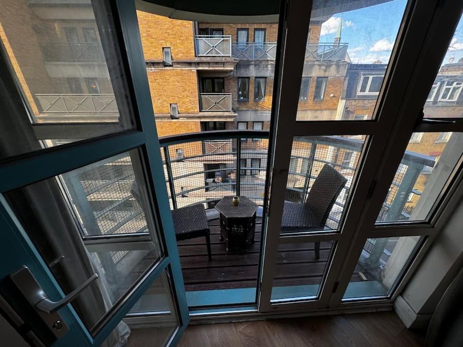 1 Bed Apartment with Balcony - London - 26BHS