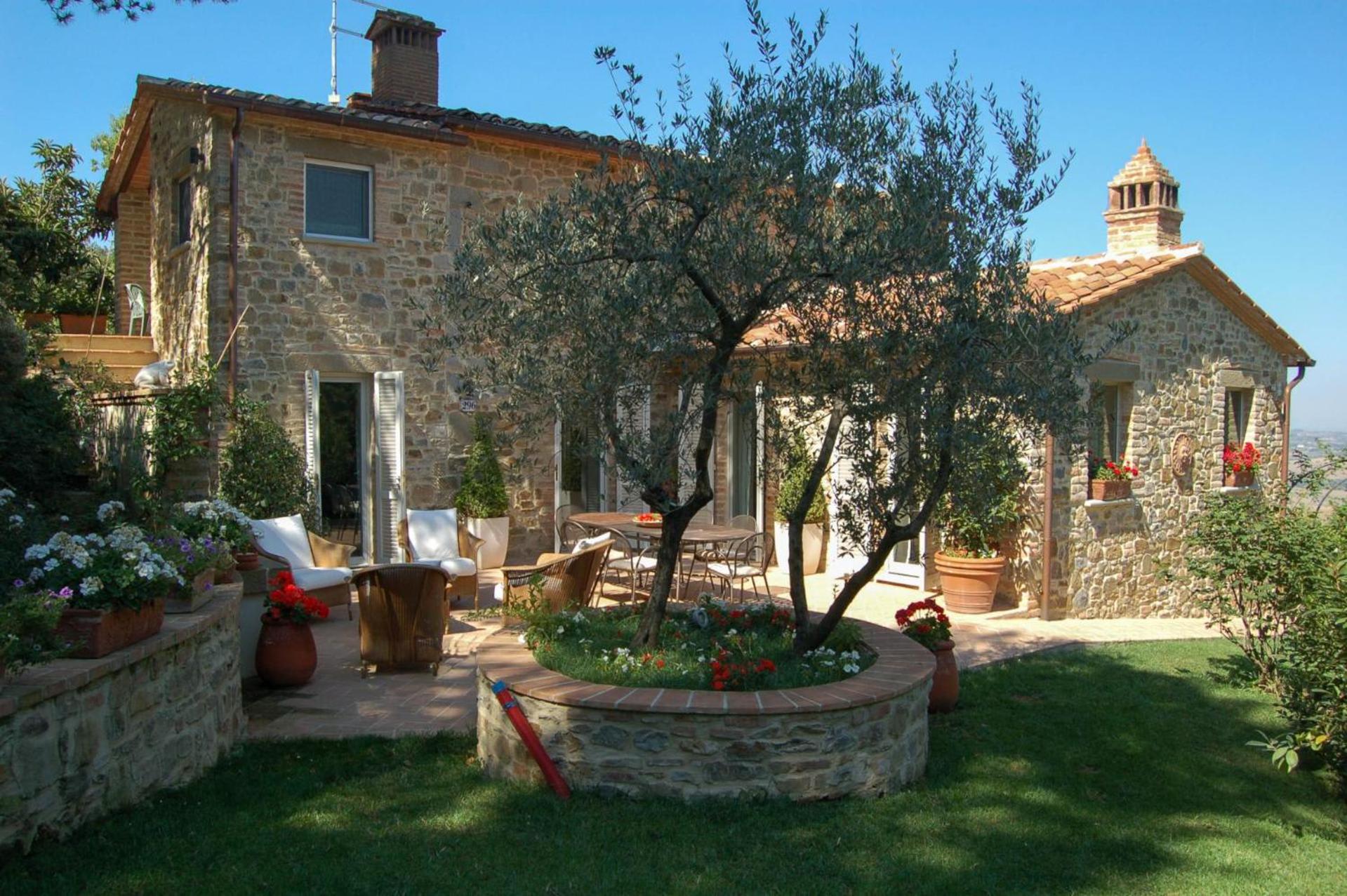 Villa Arancia with private pool view 4