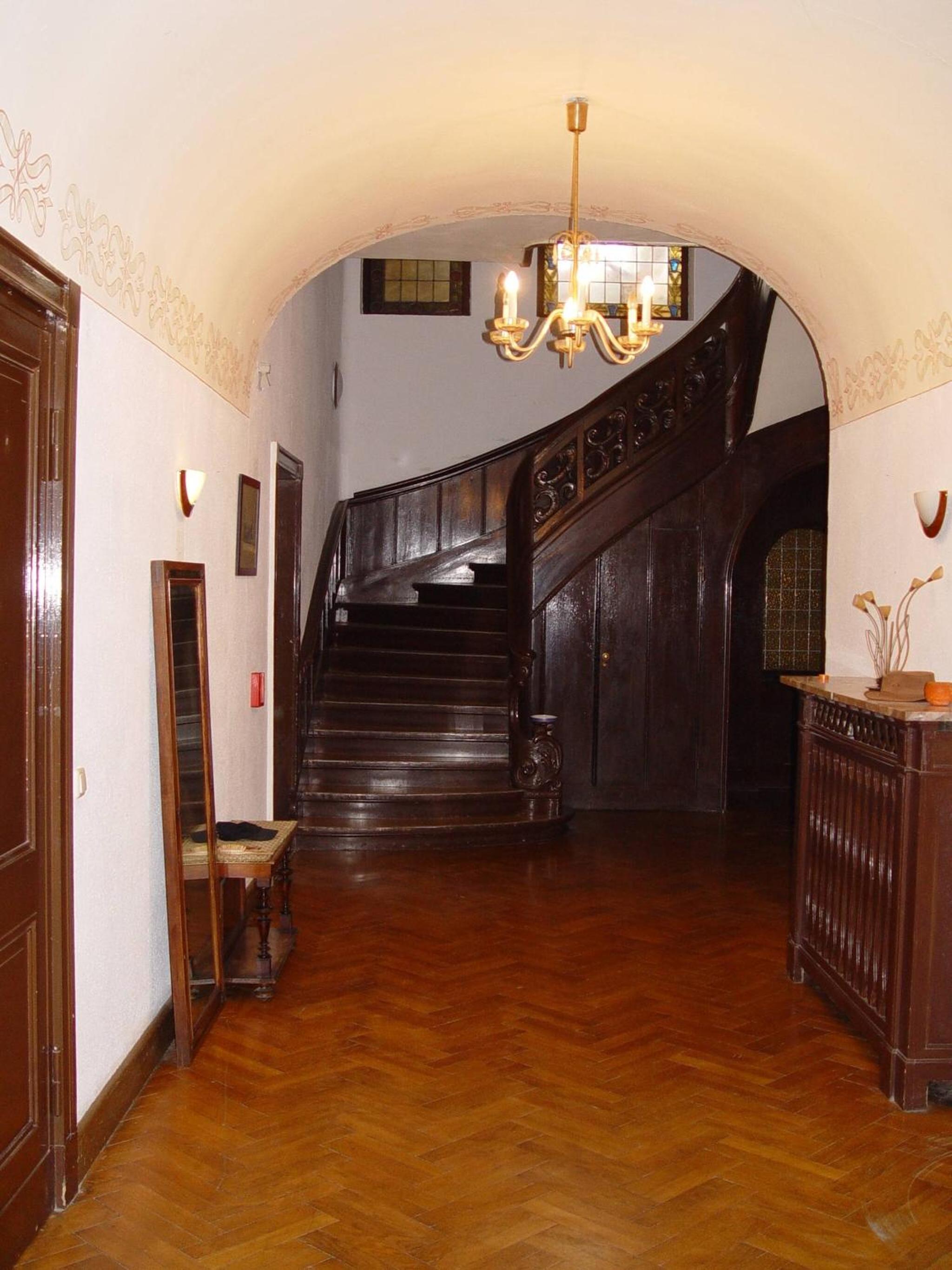 Spending a splendid, all natural time at a Mansion