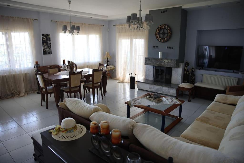 Dafne's Retreat by Booking Kottas