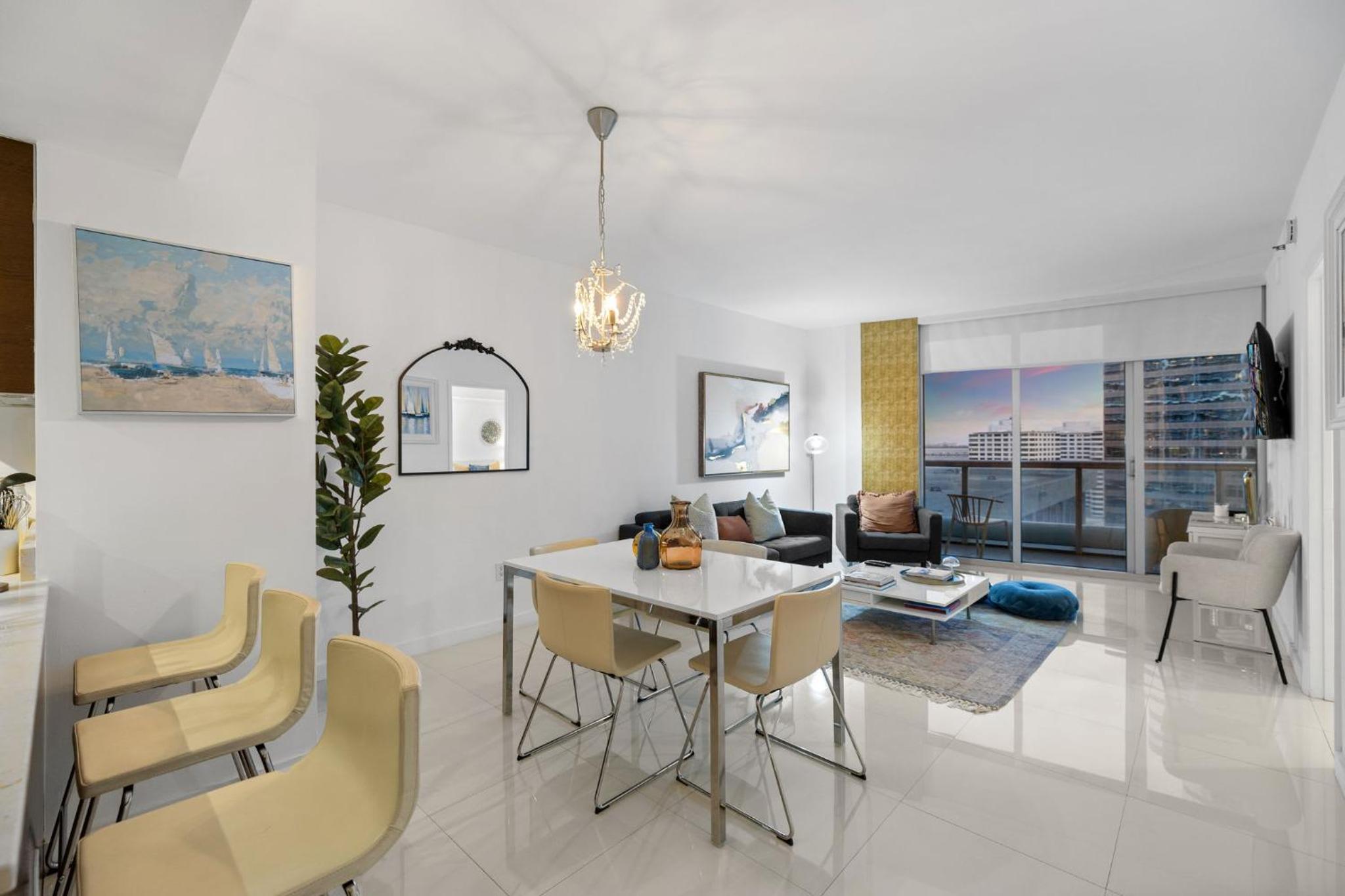 Downtown Brickell- FREE Pool -GYM- SPA
