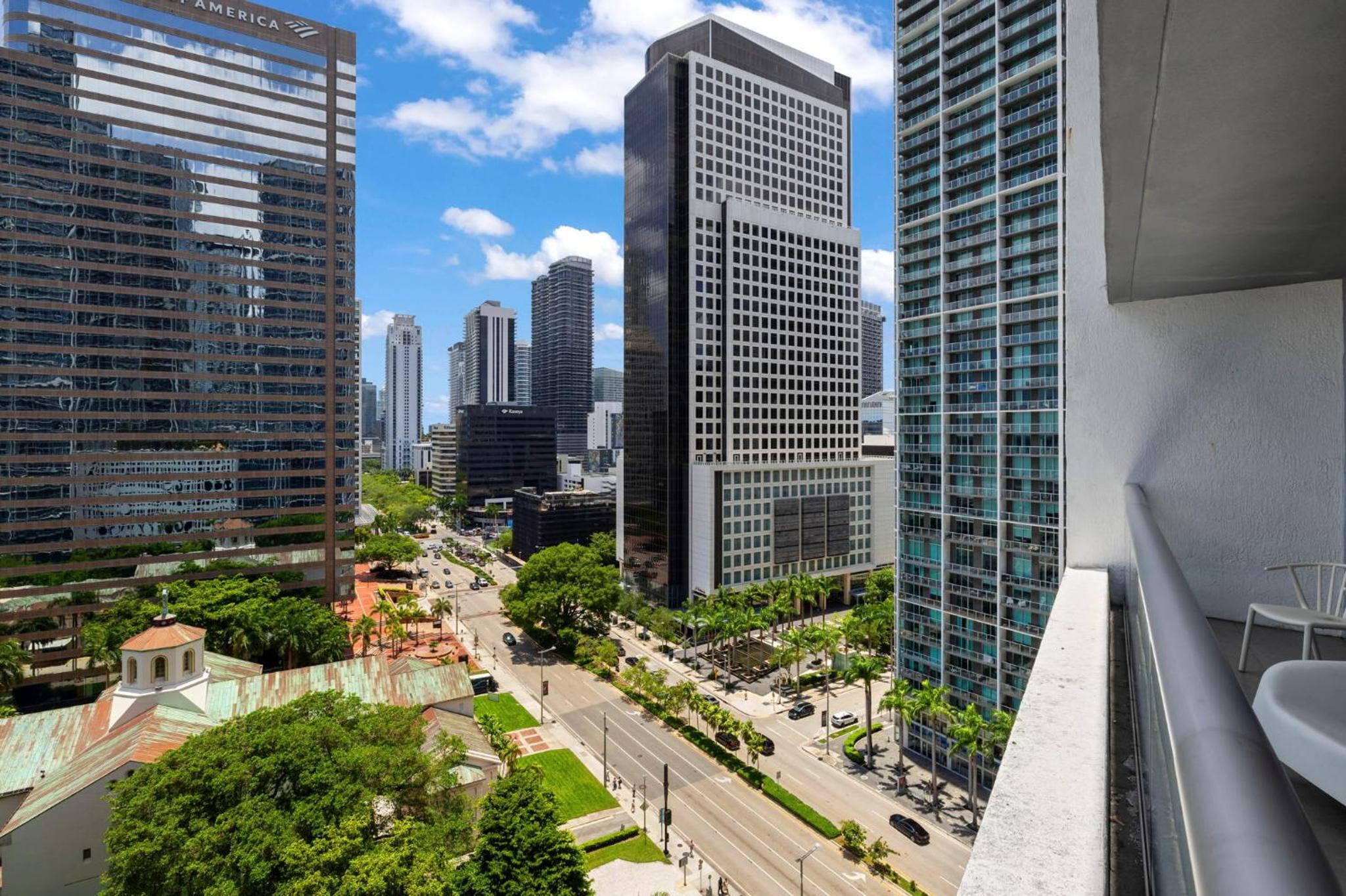 Downtown Brickell- FREE Pool -GYM- SPA