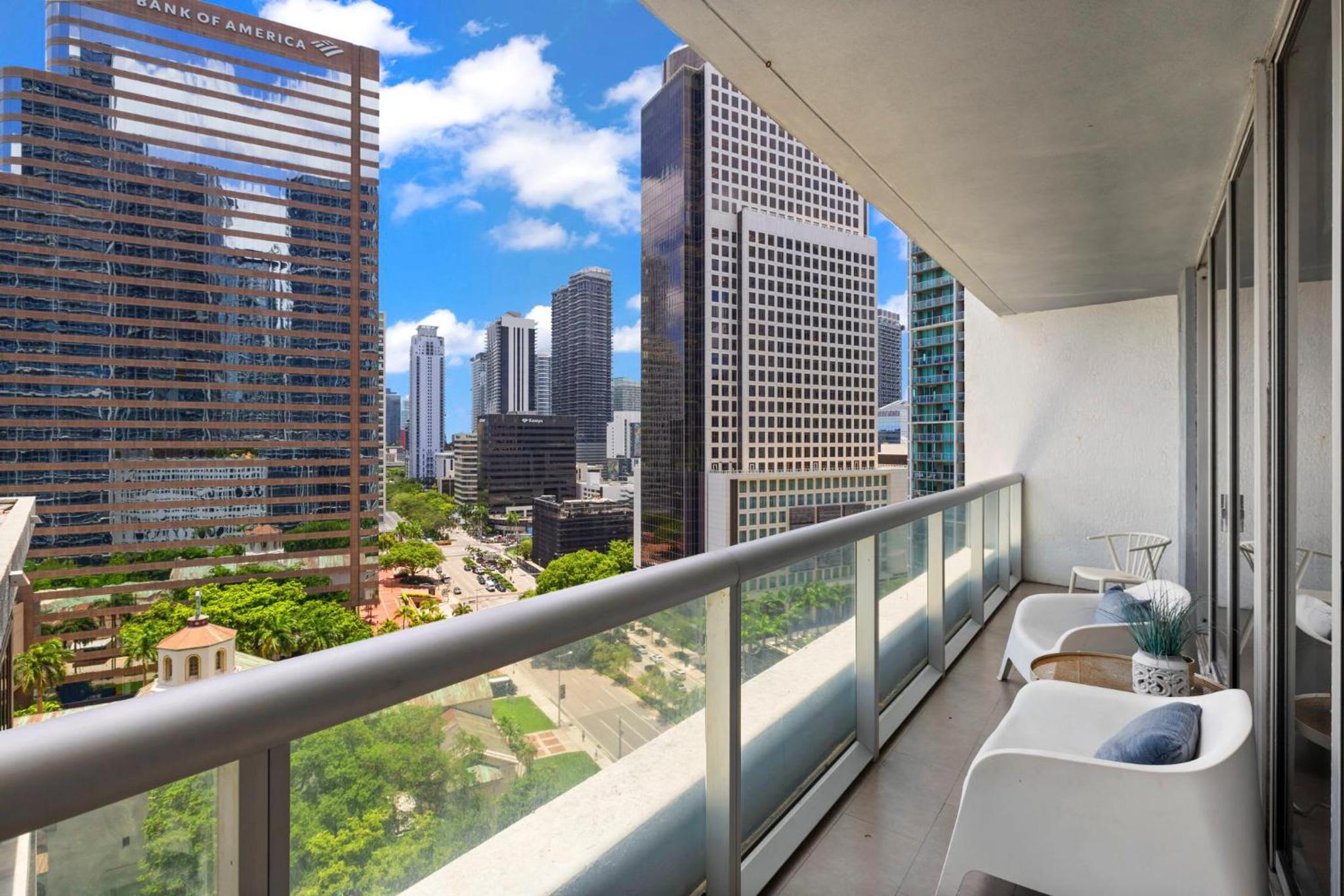 Downtown Brickell- FREE Pool -GYM- SPA