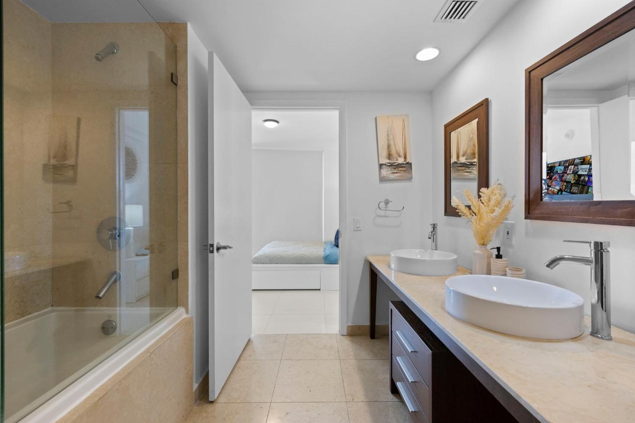 Downtown Brickell- FREE Pool -GYM- SPA
