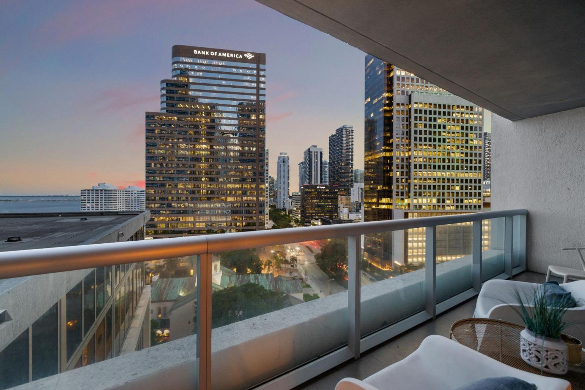 Downtown Brickell- FREE Pool -GYM- SPA