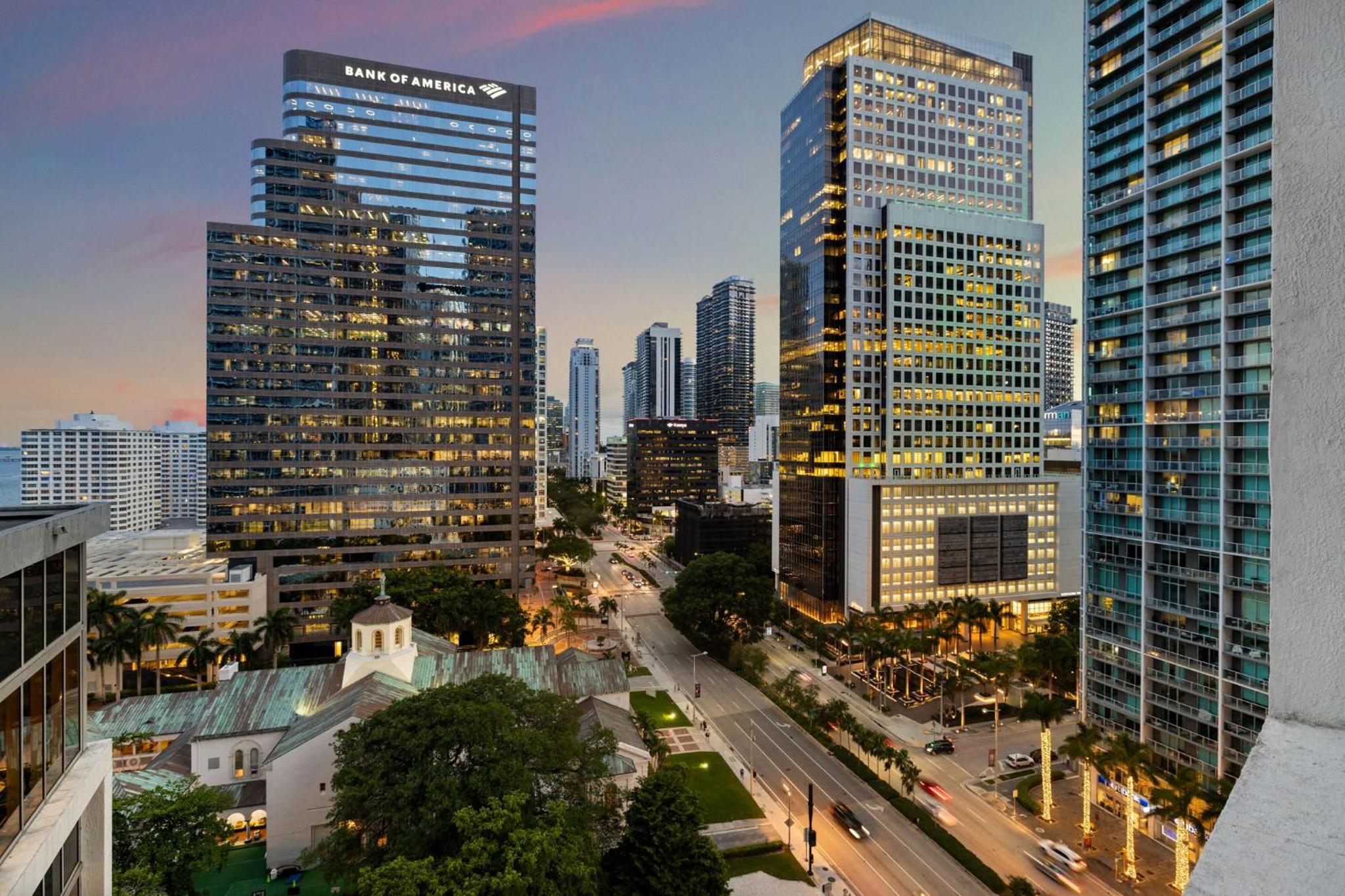 Downtown Brickell- FREE Pool -GYM- SPA