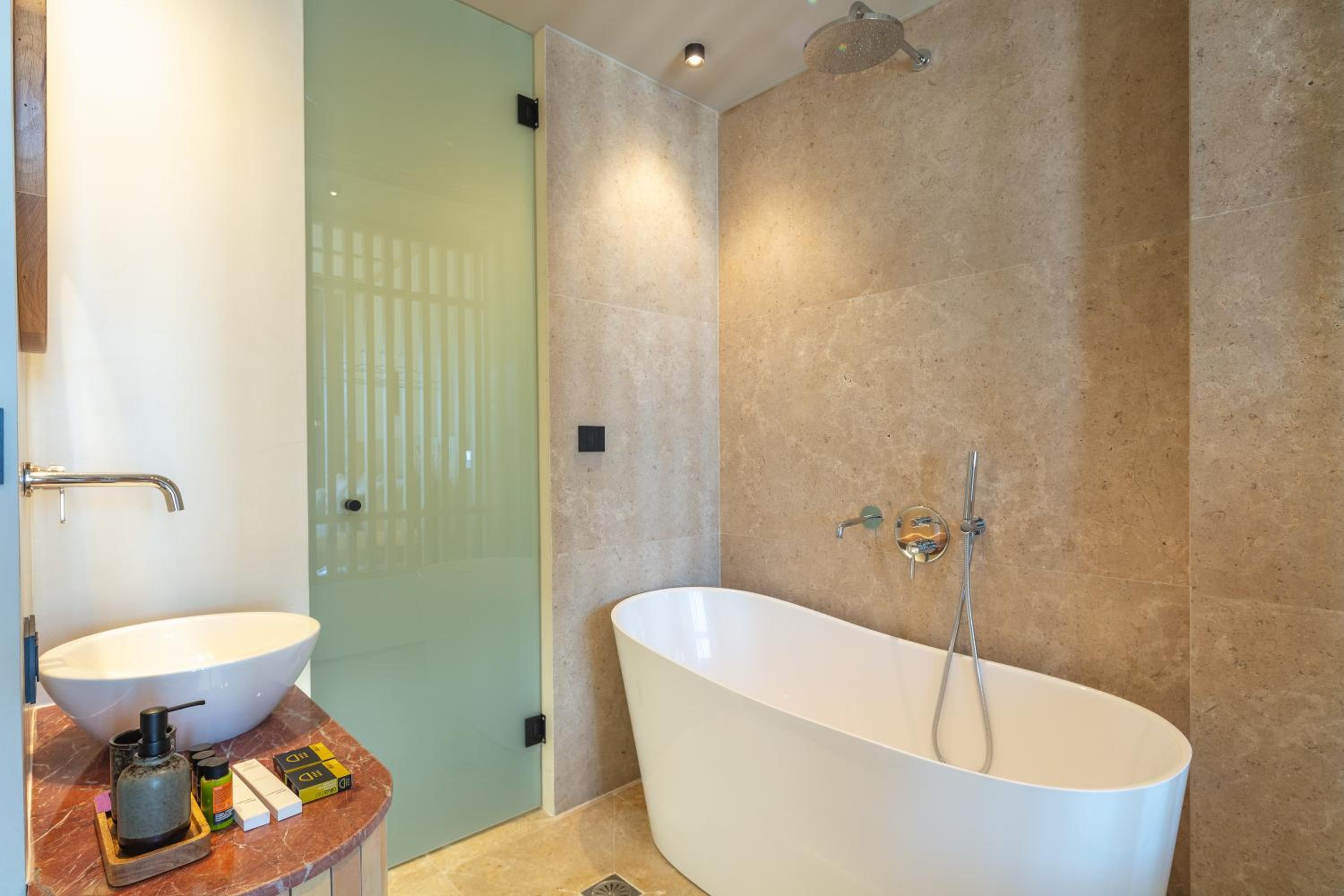 Photo 68