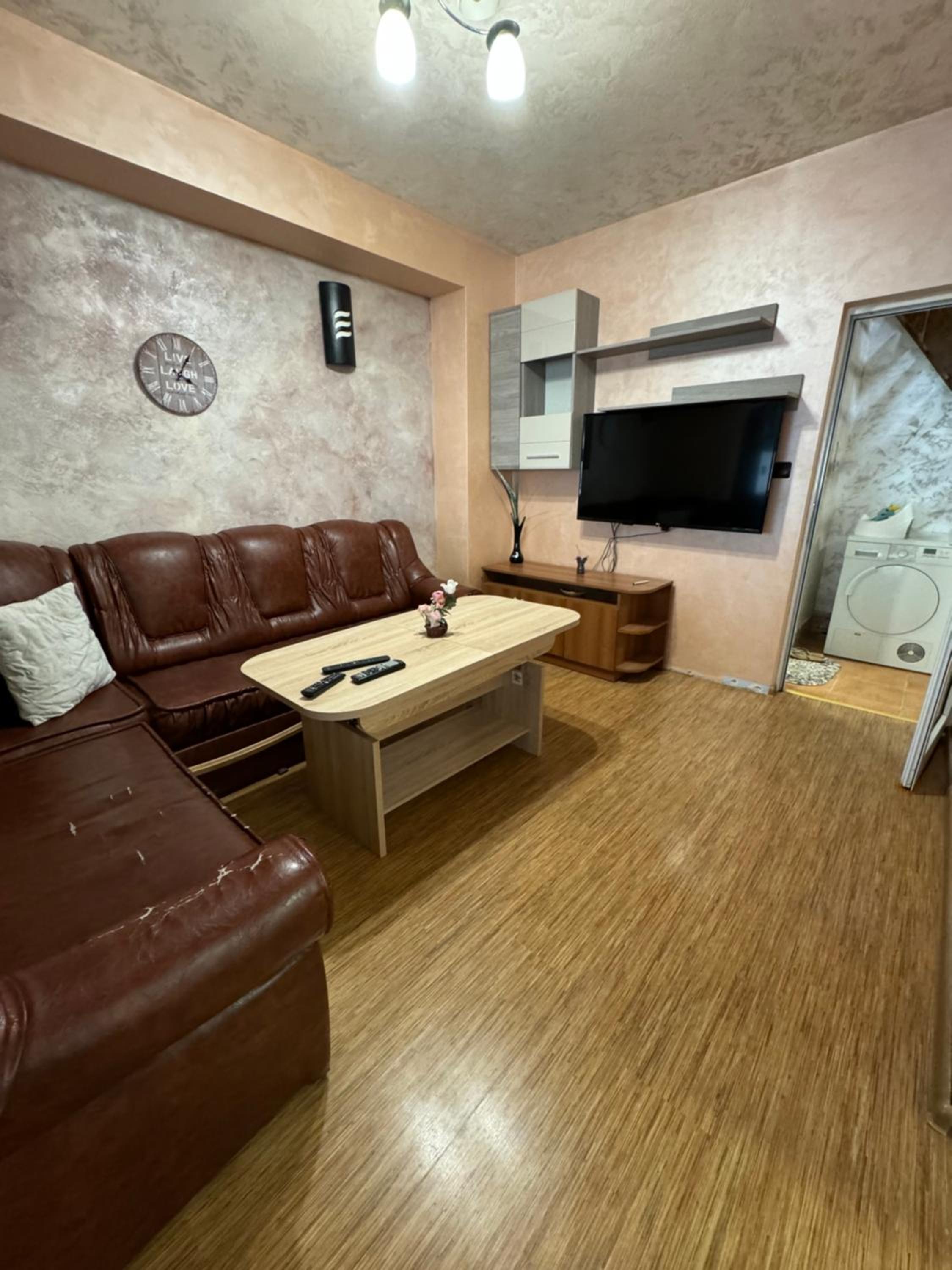 DINEVI APARTMENTS
