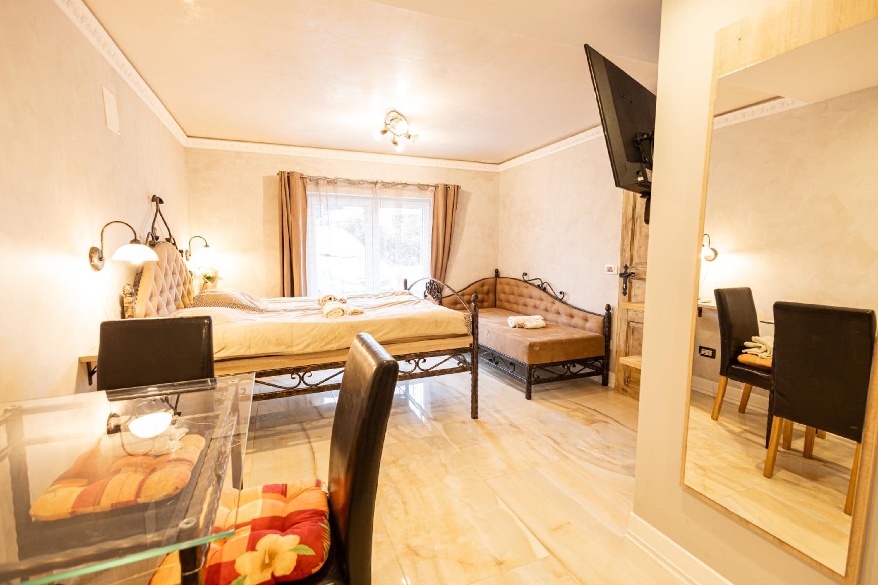 Apartments Bells of Ljubljana - 3 cosy apartment Private Free Parking