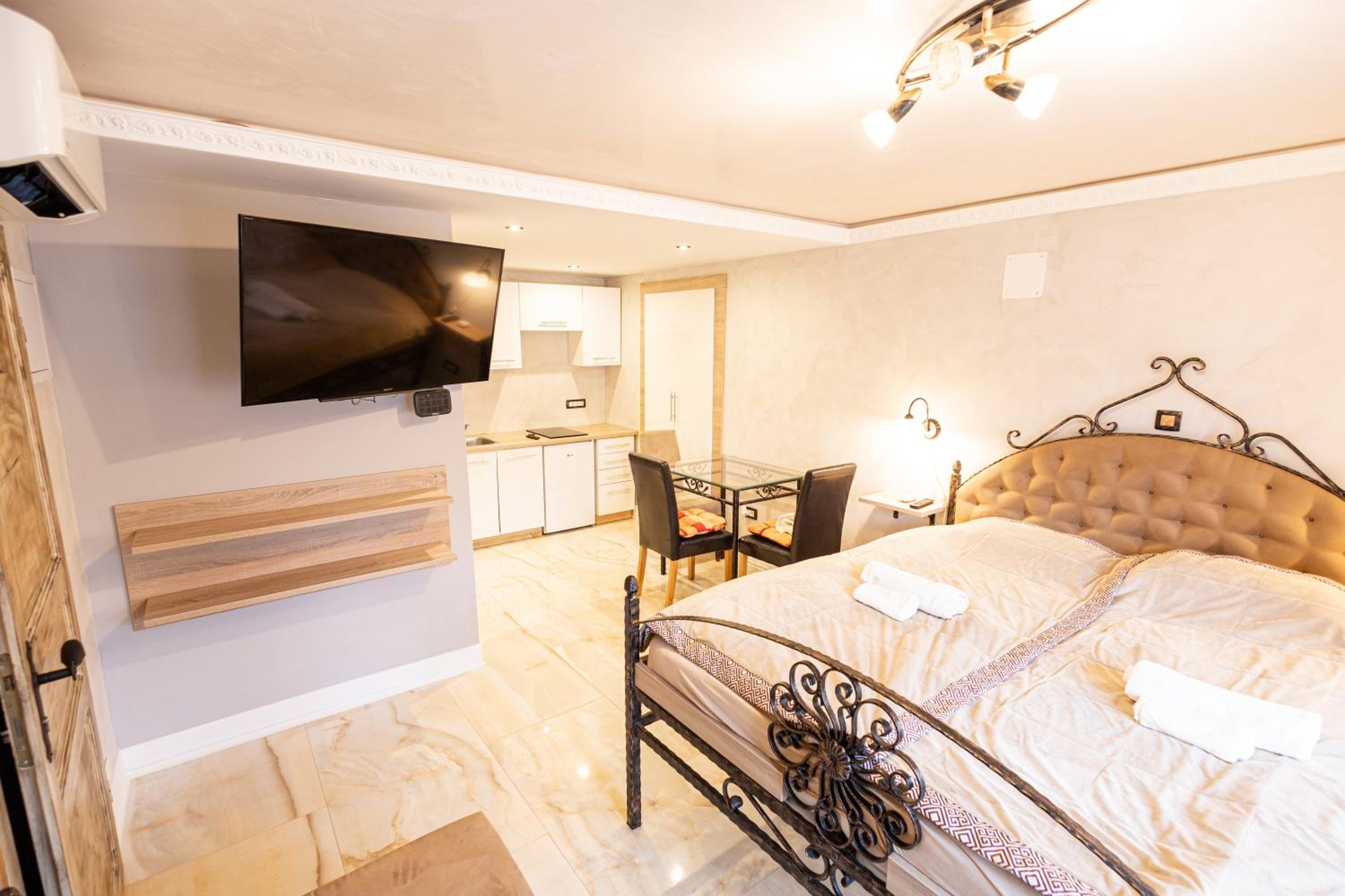 Apartments Bells of Ljubljana - 3 cosy apartment Private Free Parking