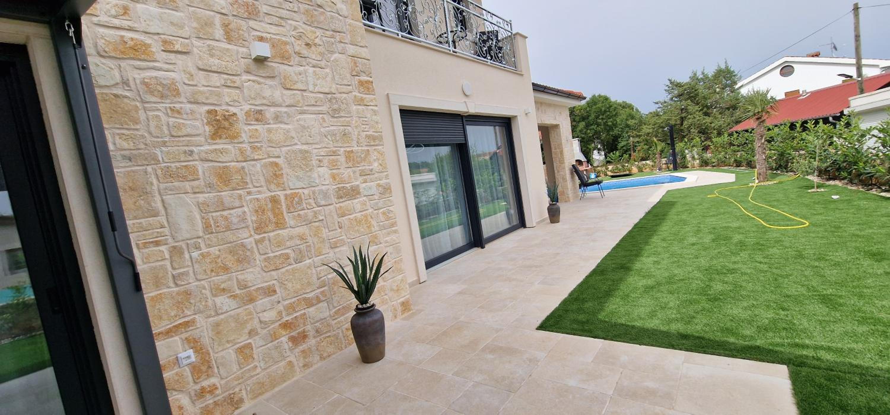 Luxury Villa Aramis with jacuzzi in Malinska