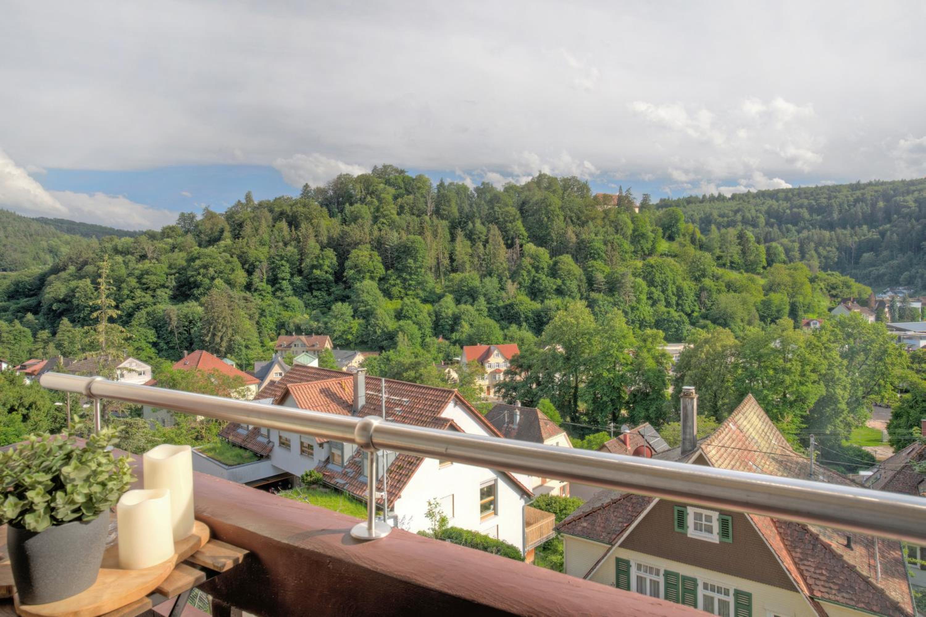 Familienglück im Schwarzwaldhaus mit Schlossblick