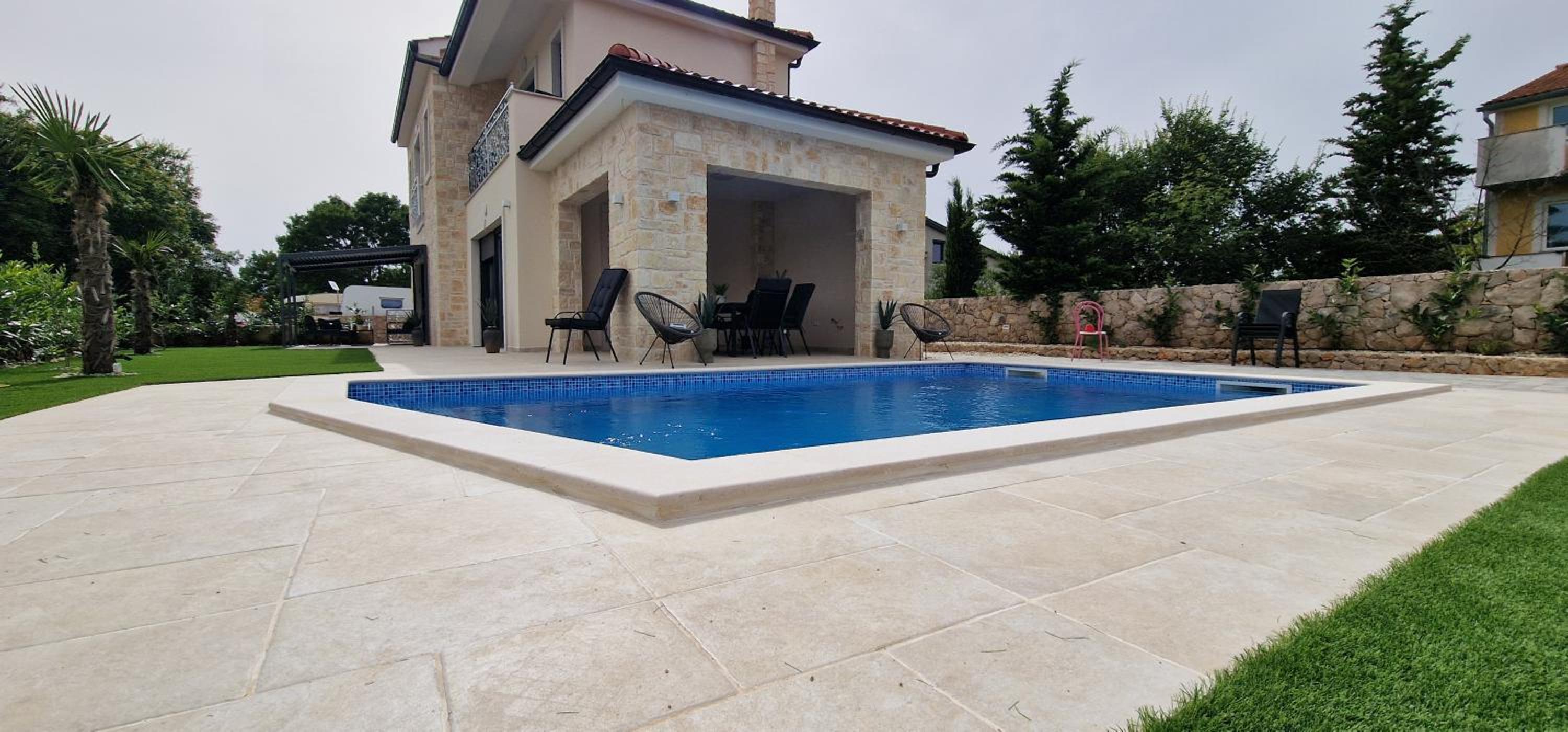 Luxury Villa Aramis with jacuzzi in Malinska