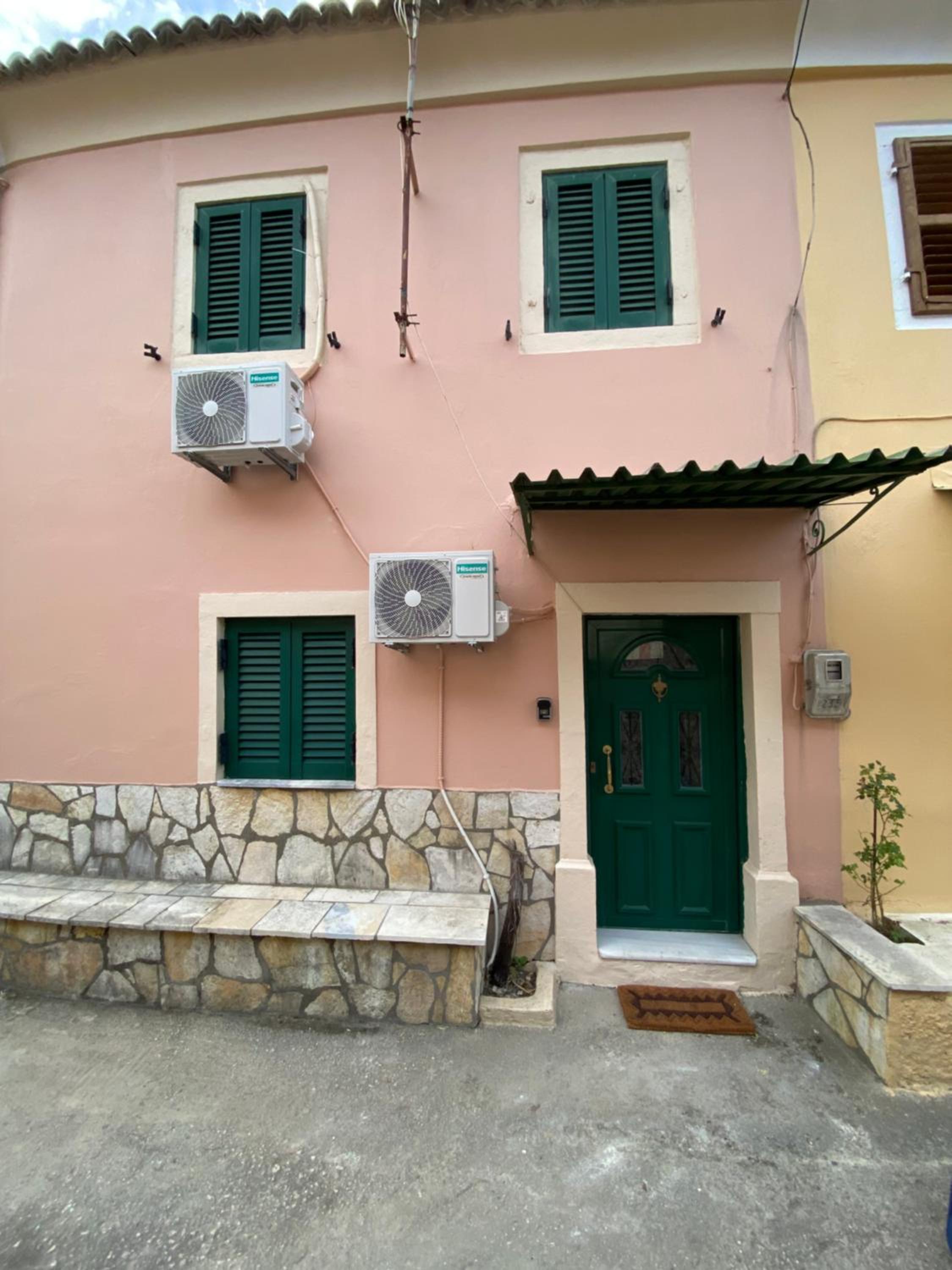 Tsakos Apartments maisonette
