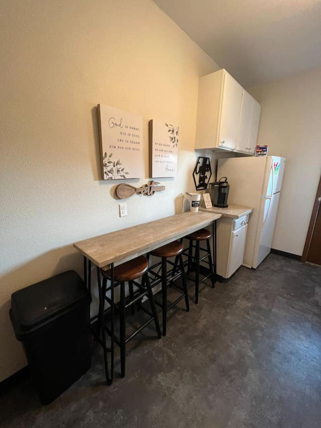196 Stylish-Centrally Located-Home Away From Home view 2