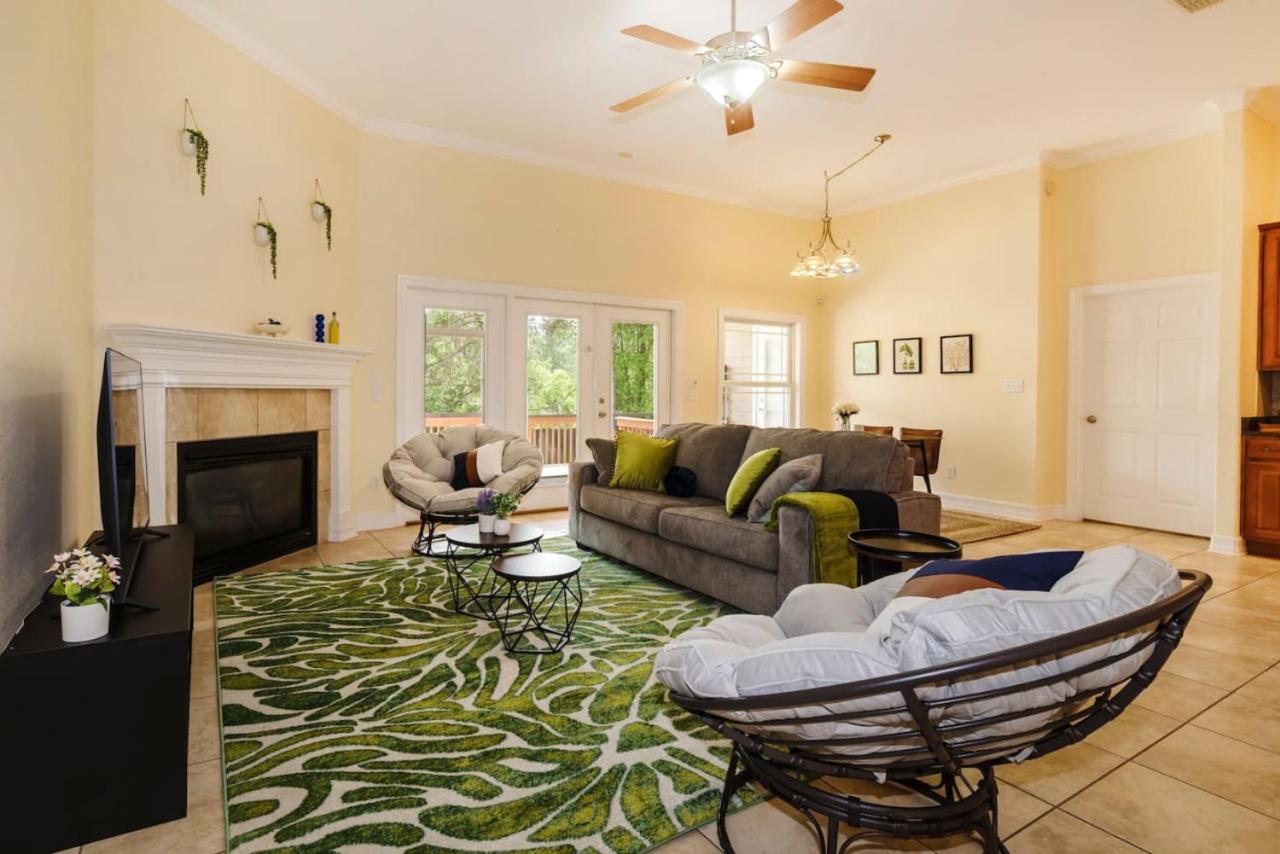 347 Cozy 4BR Tallahassee Cozy, Spacious, Corn hole, jetted tub view 2