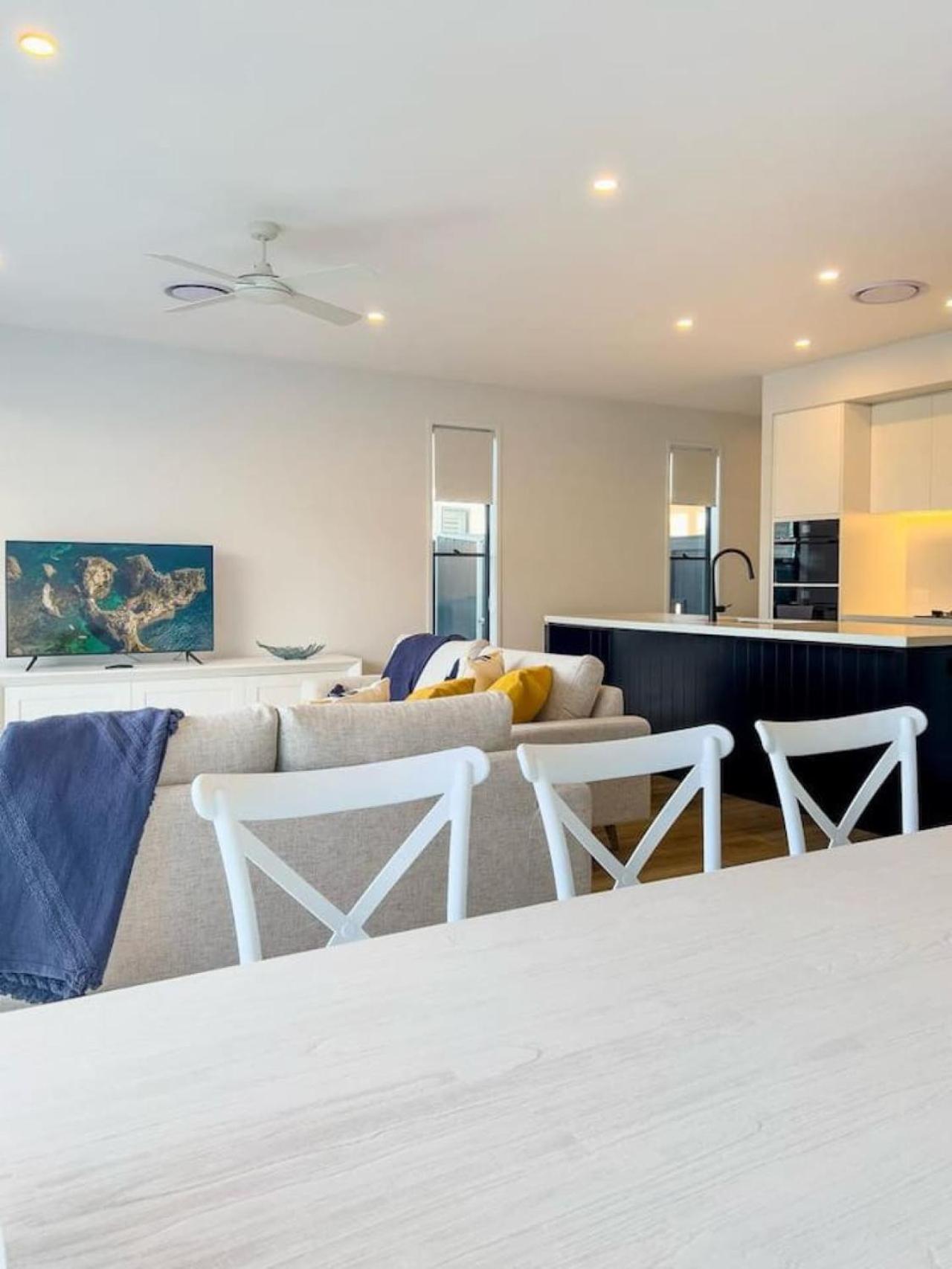 Tranquil Waterside Elegance