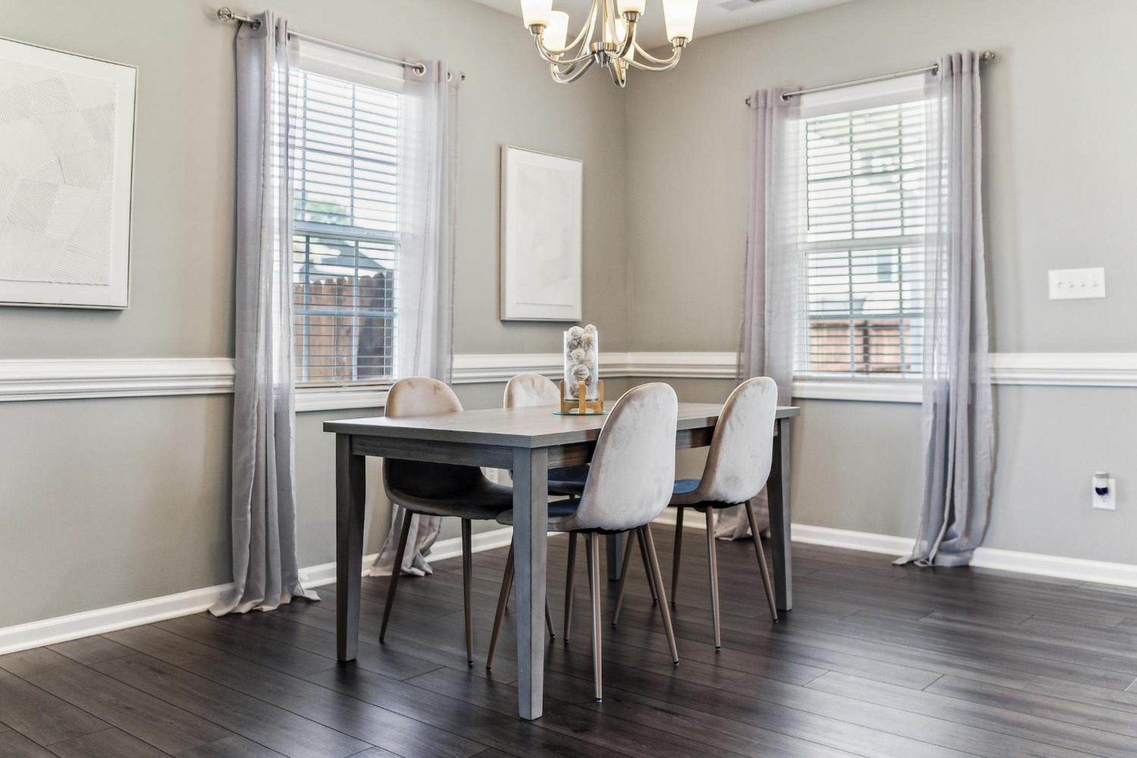 Family-Friendly 4BR Home with BBQ & Free Parking