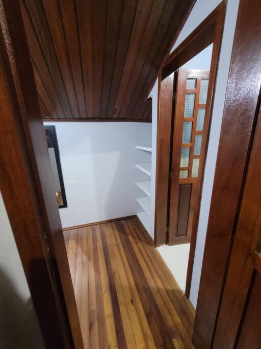 Casa inteira em Criciúma-Prox ao shopping