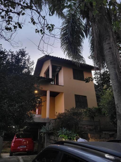 Casa inteira em Criciúma-Prox ao shopping
