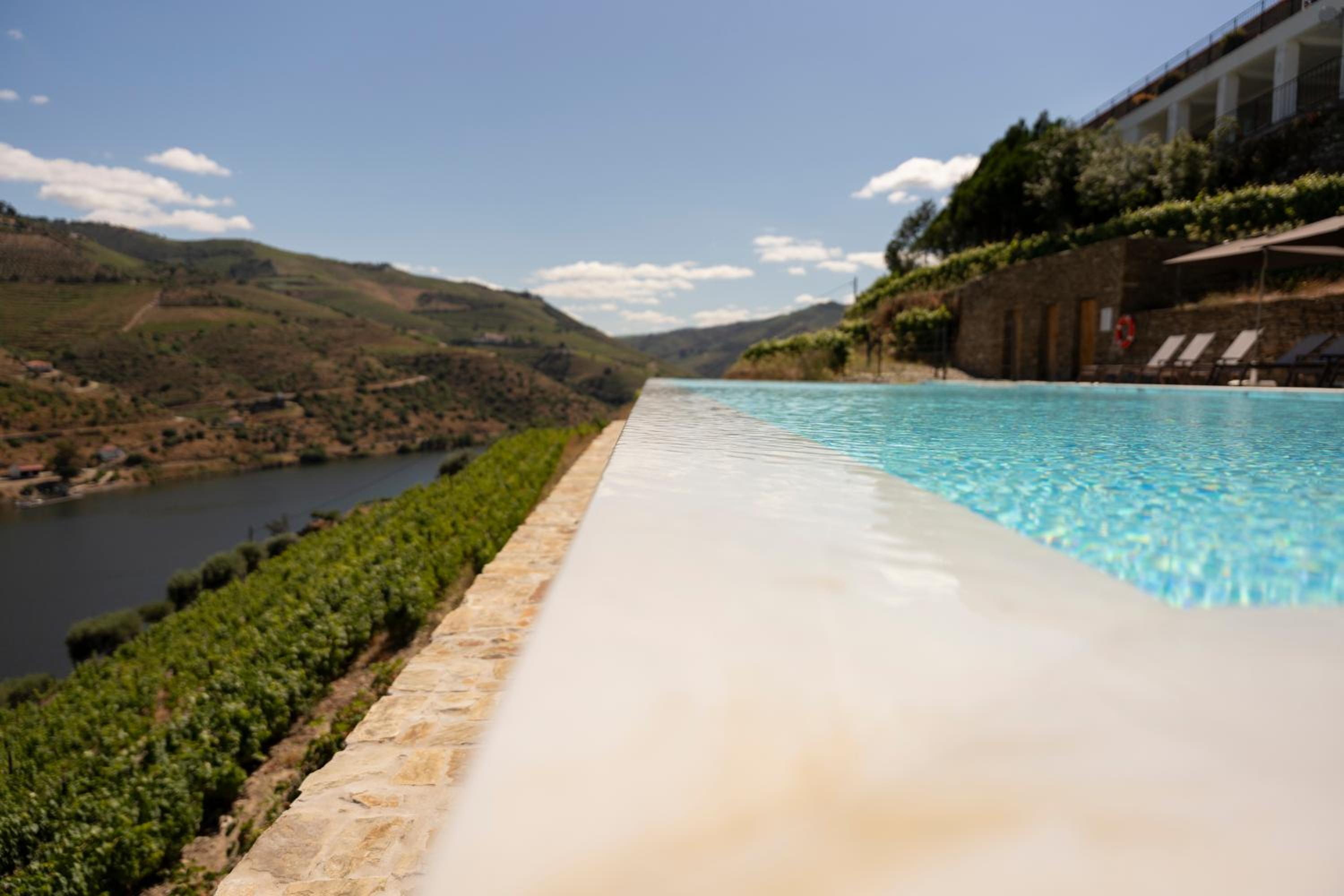 Quinta São Luiz The Vine House Douro view 4