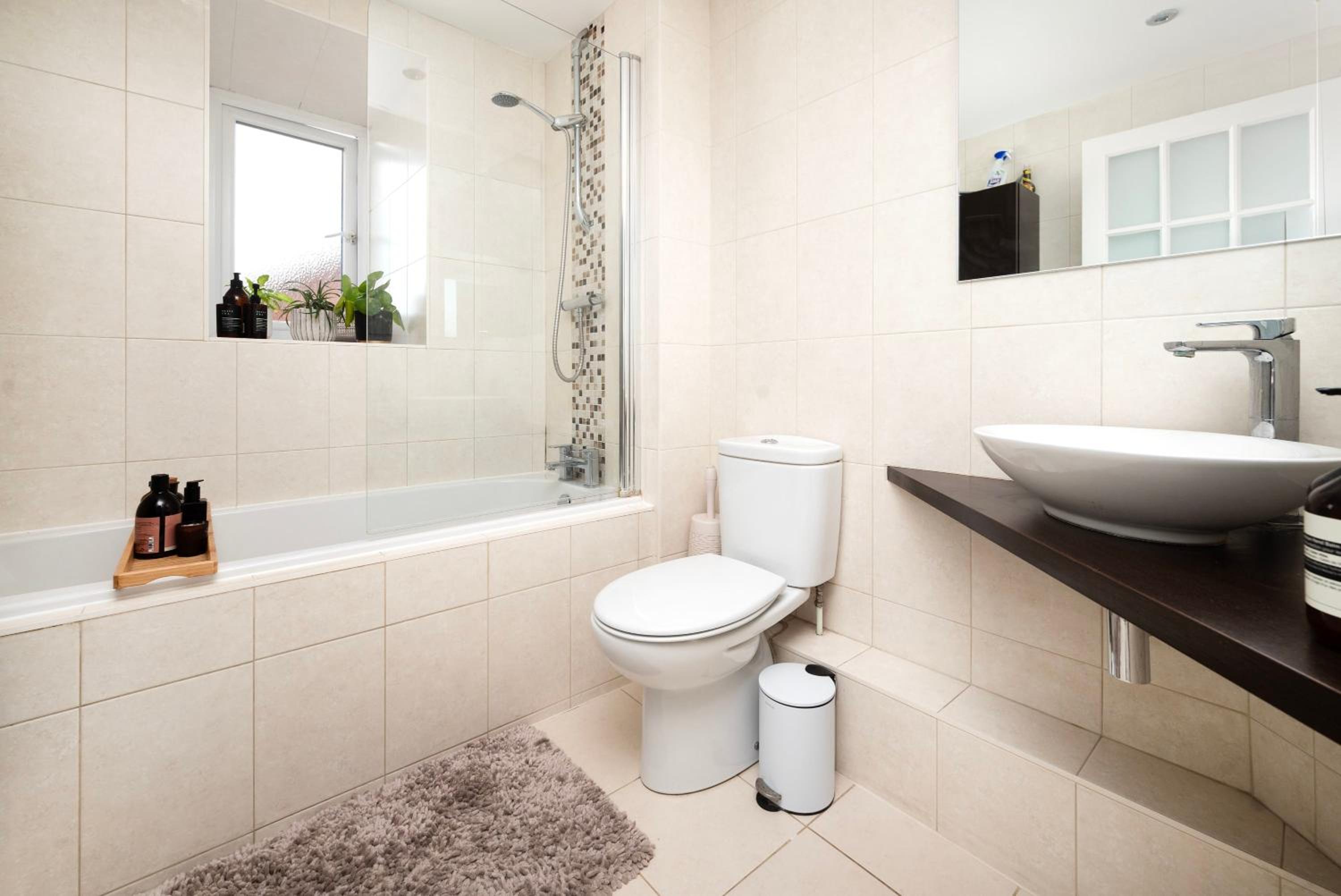 Beautiful 2BR Flat with Amazing Garden