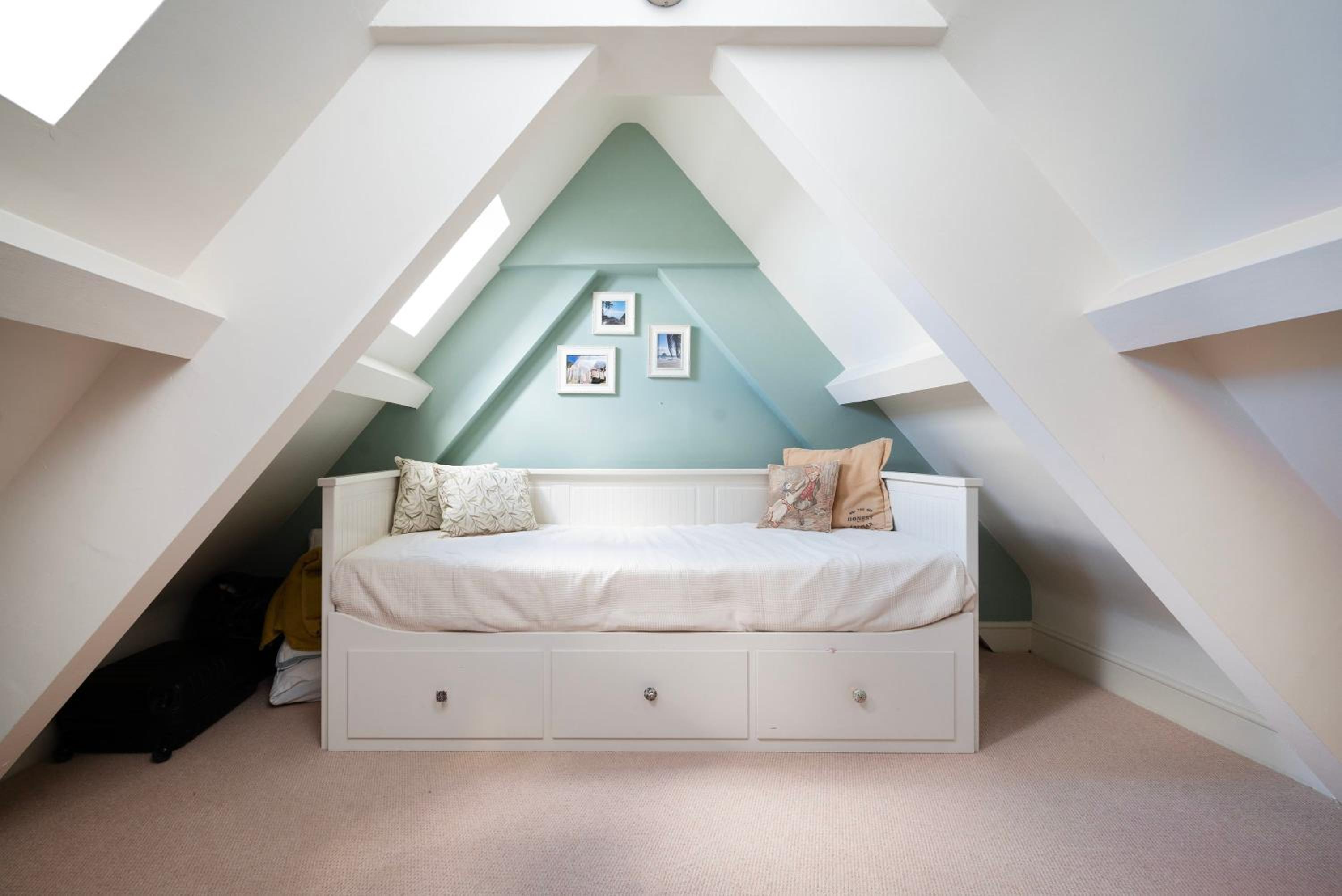 Beautiful 2BR Flat with Amazing Garden