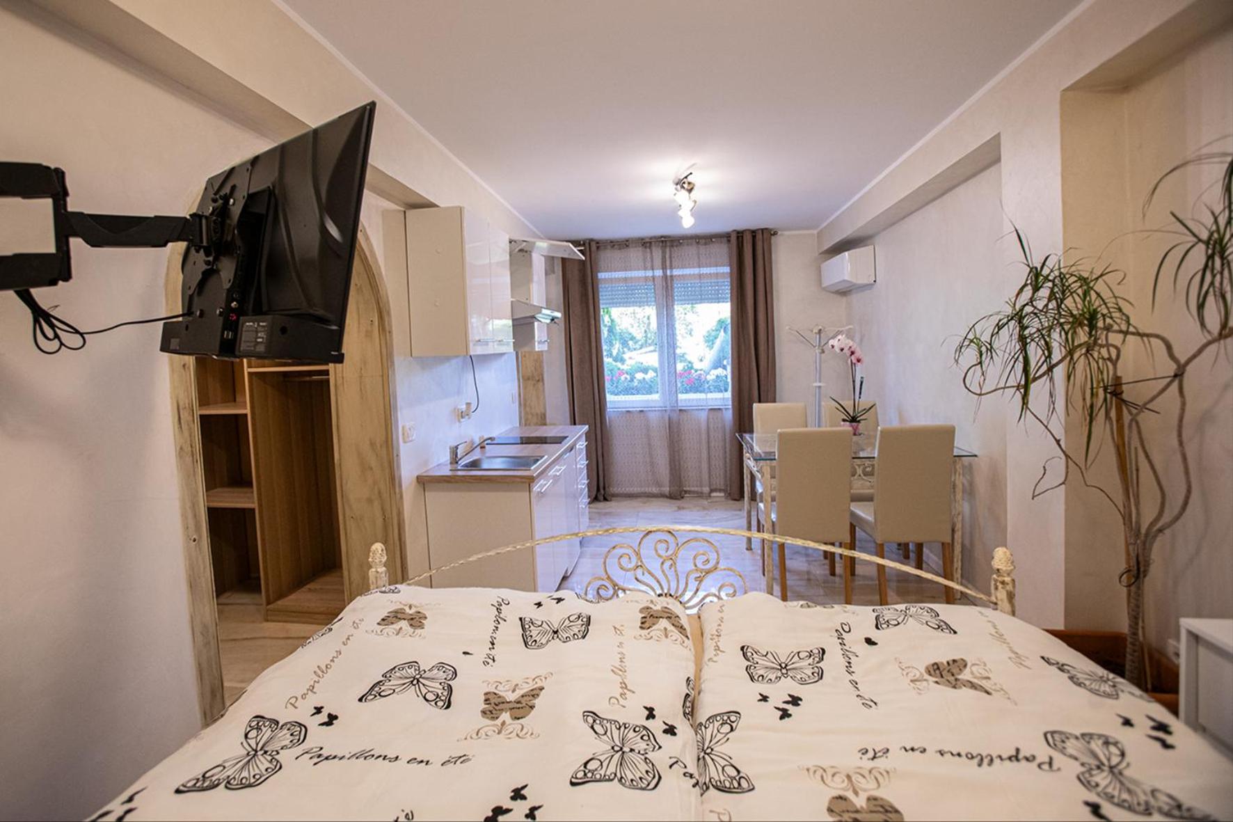 Apartments Bells of Ljubljana - 3 cosy apartment Private Free Parking