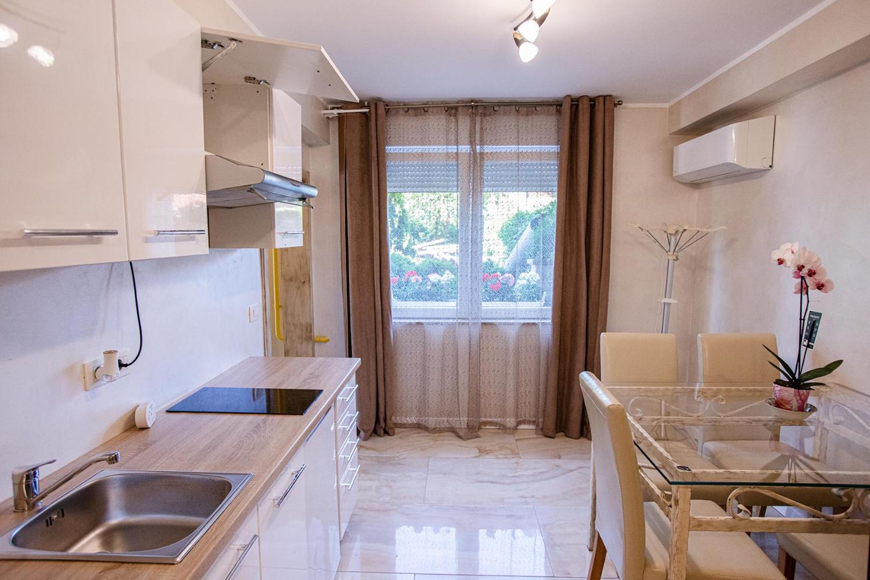 Apartments Bells of Ljubljana - 3 cosy apartment Private Free Parking