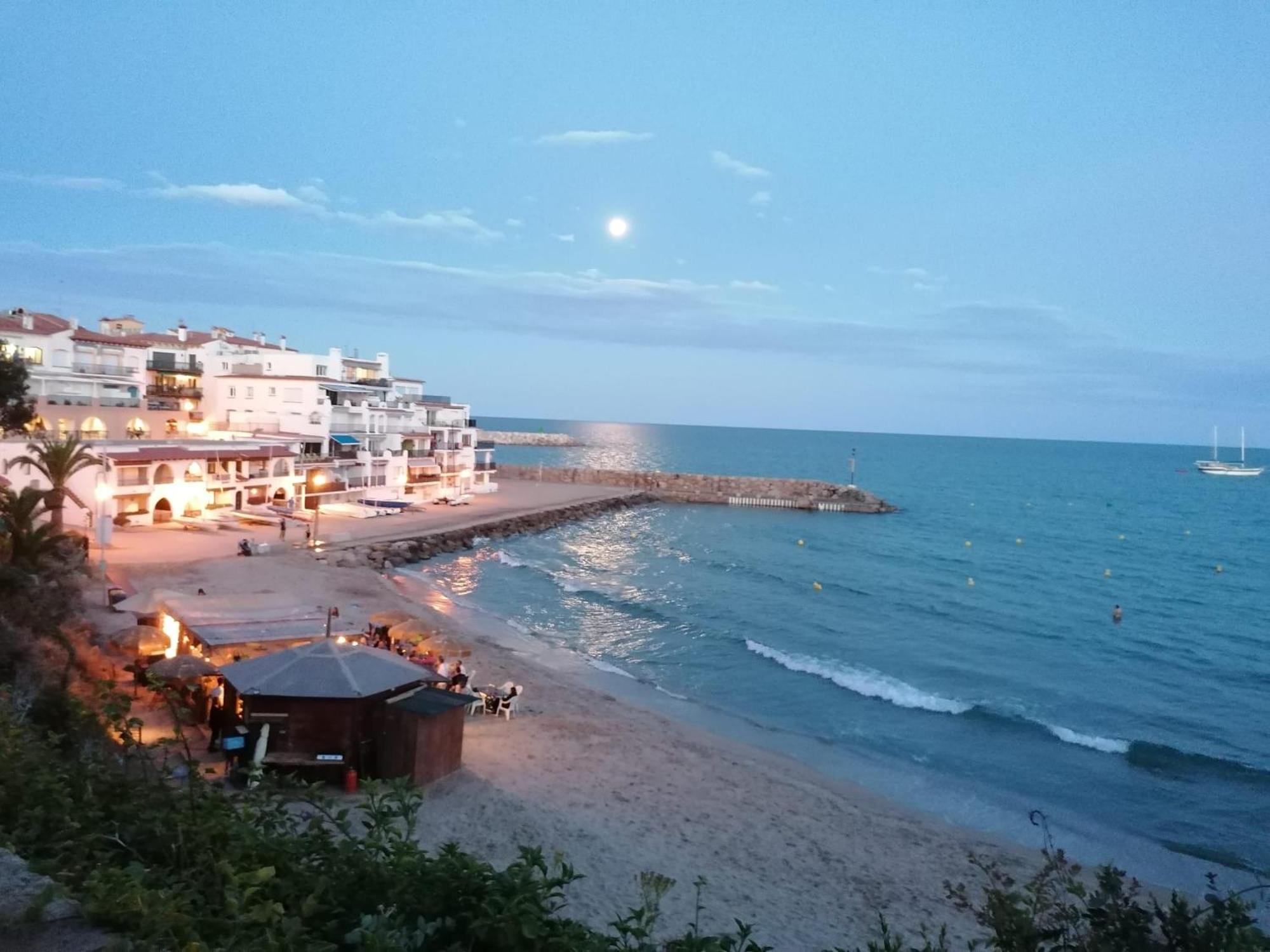 Lluna Beach Bará