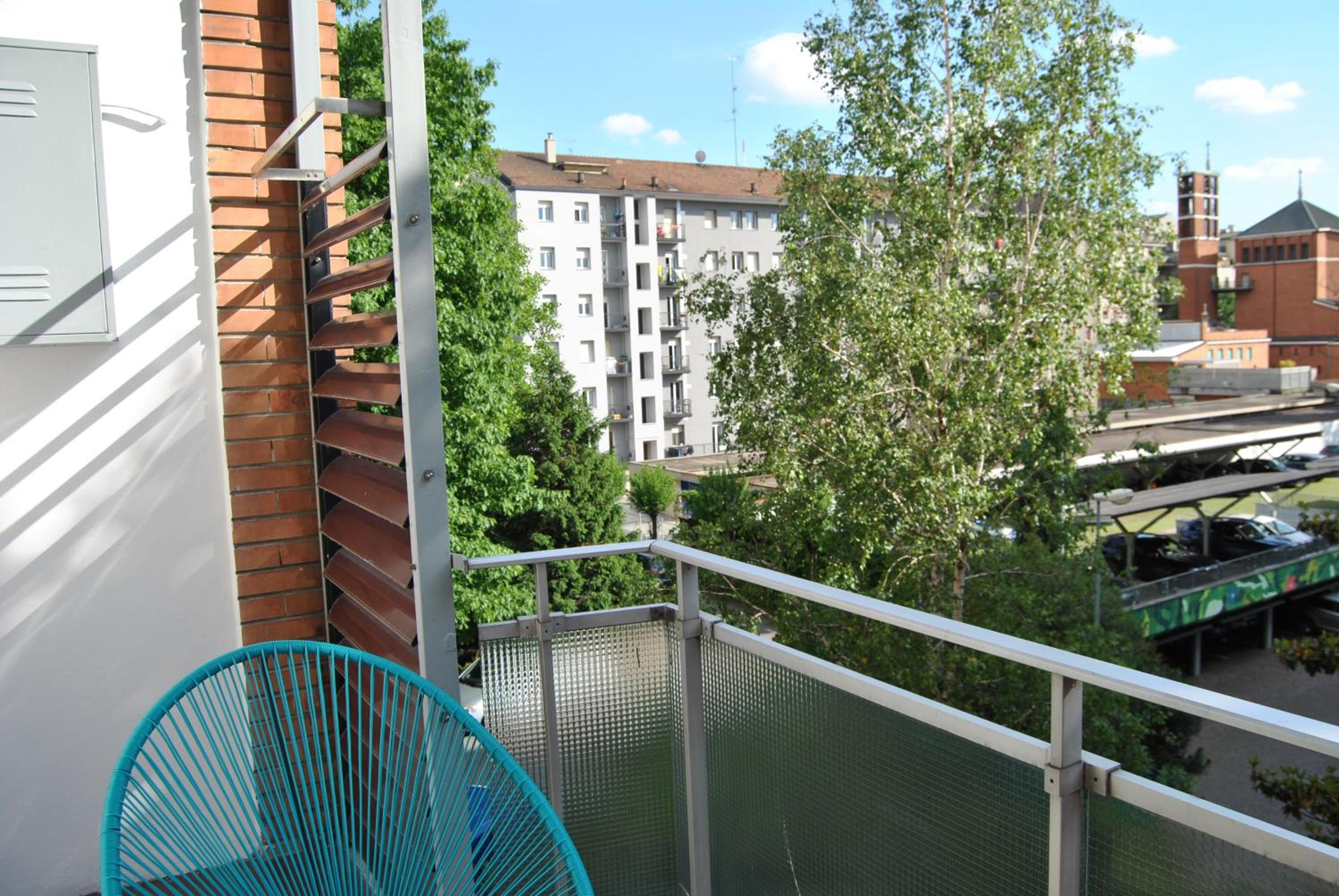 Portello Flat with Balcony