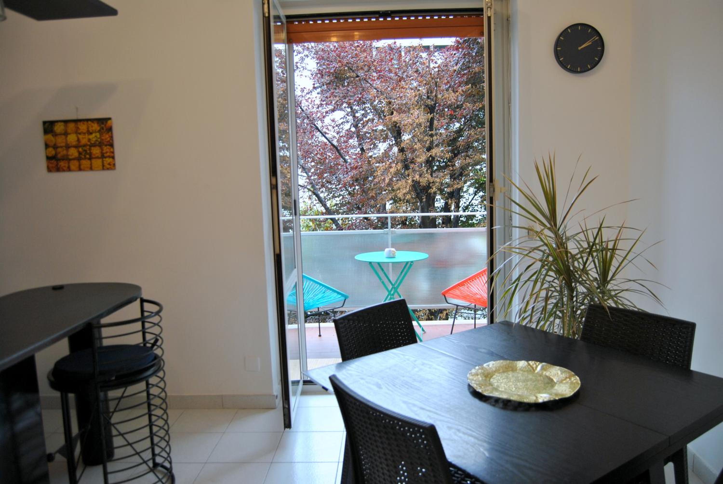 Portello Flat with Balcony